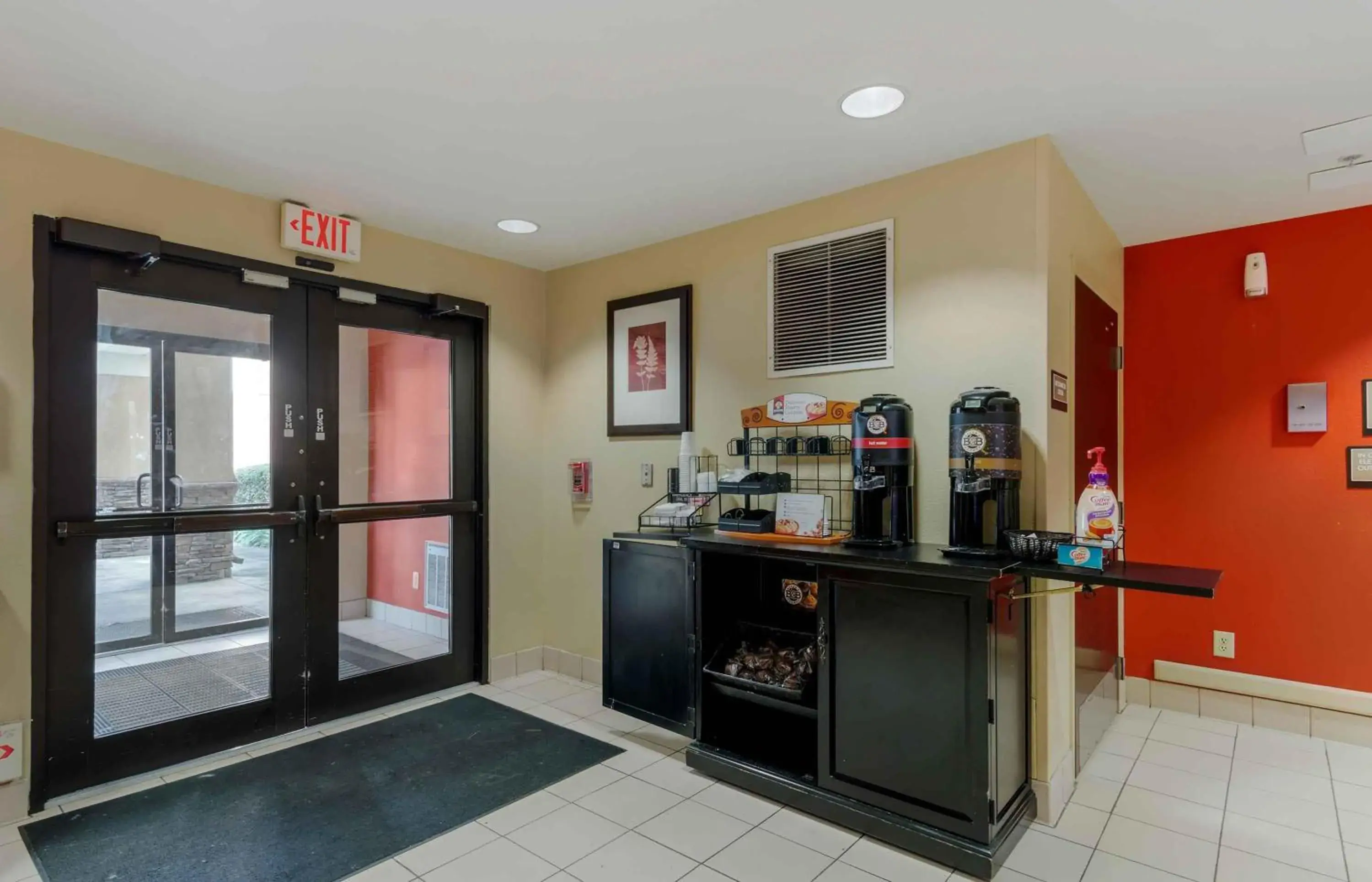 Breakfast in Extended Stay America Suites - Atlanta - Kennesaw Town Center Breakfast in Extended Stay America Suites - Atlanta - Kennesaw Town Center