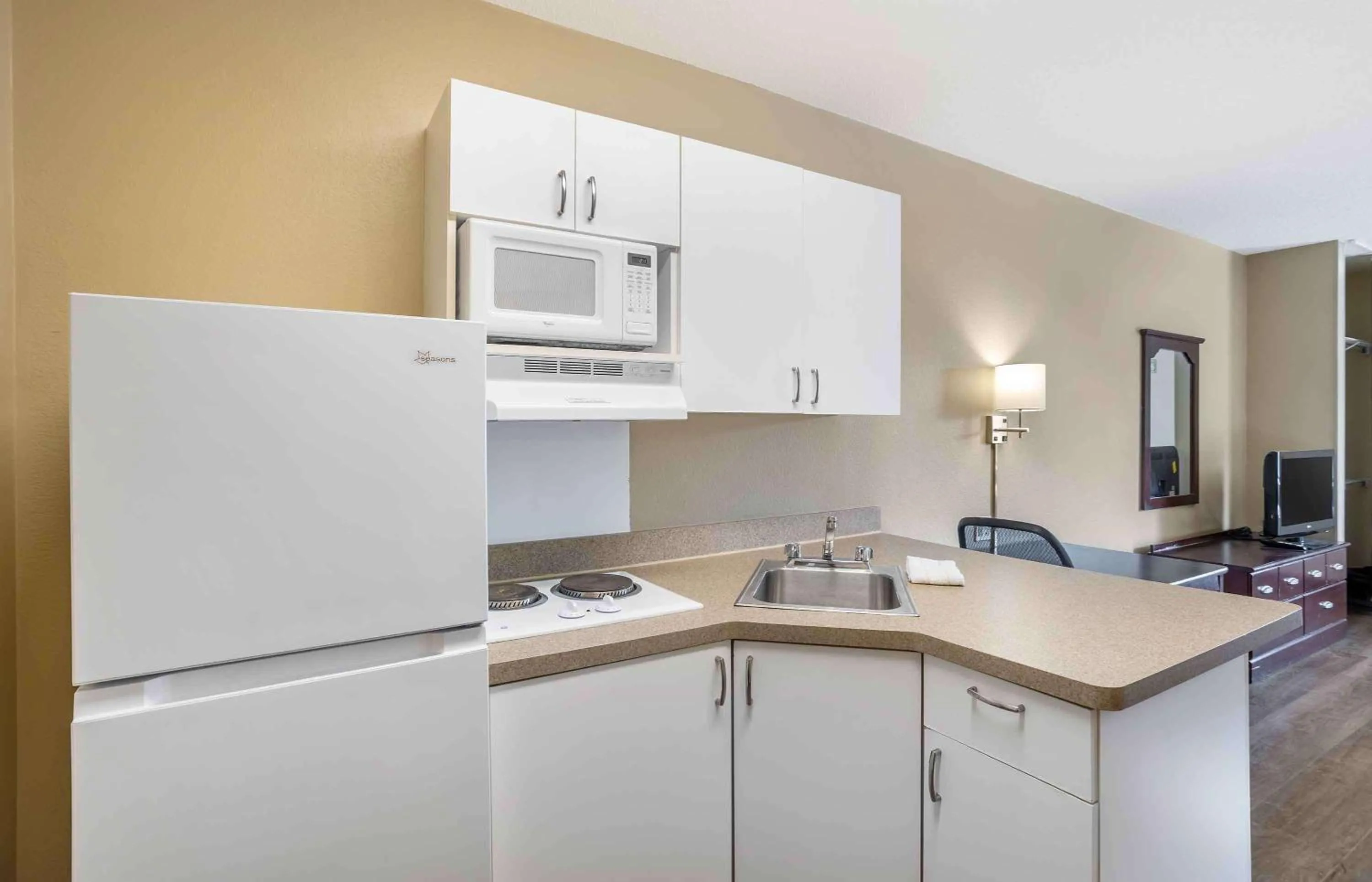 Kitchen or kitchenette in Extended Stay America Suites - Allentown - Bethlehem