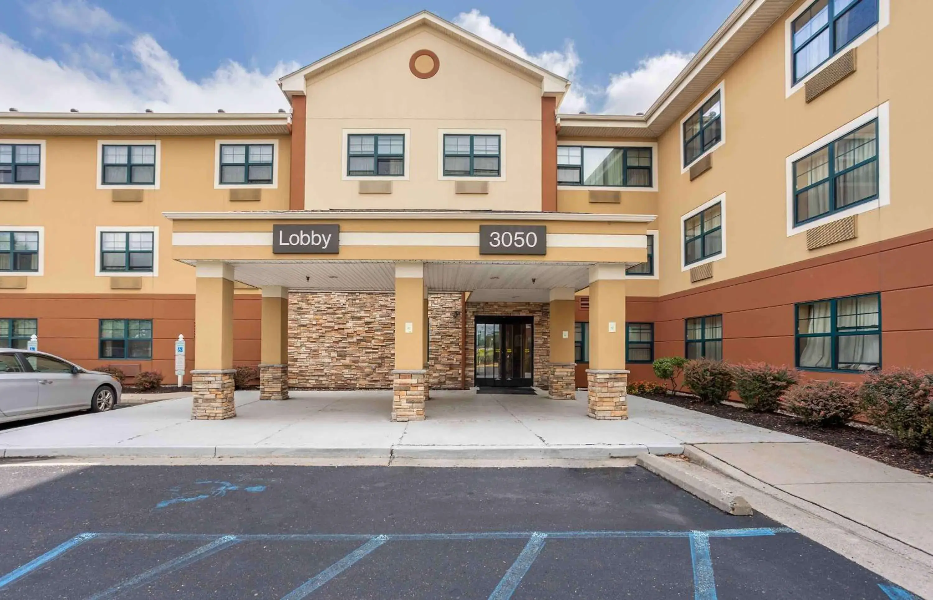 Property building in Extended Stay America Suites - Allentown - Bethlehem Property building in Extended Stay America Suites - Allentown - Bethlehem