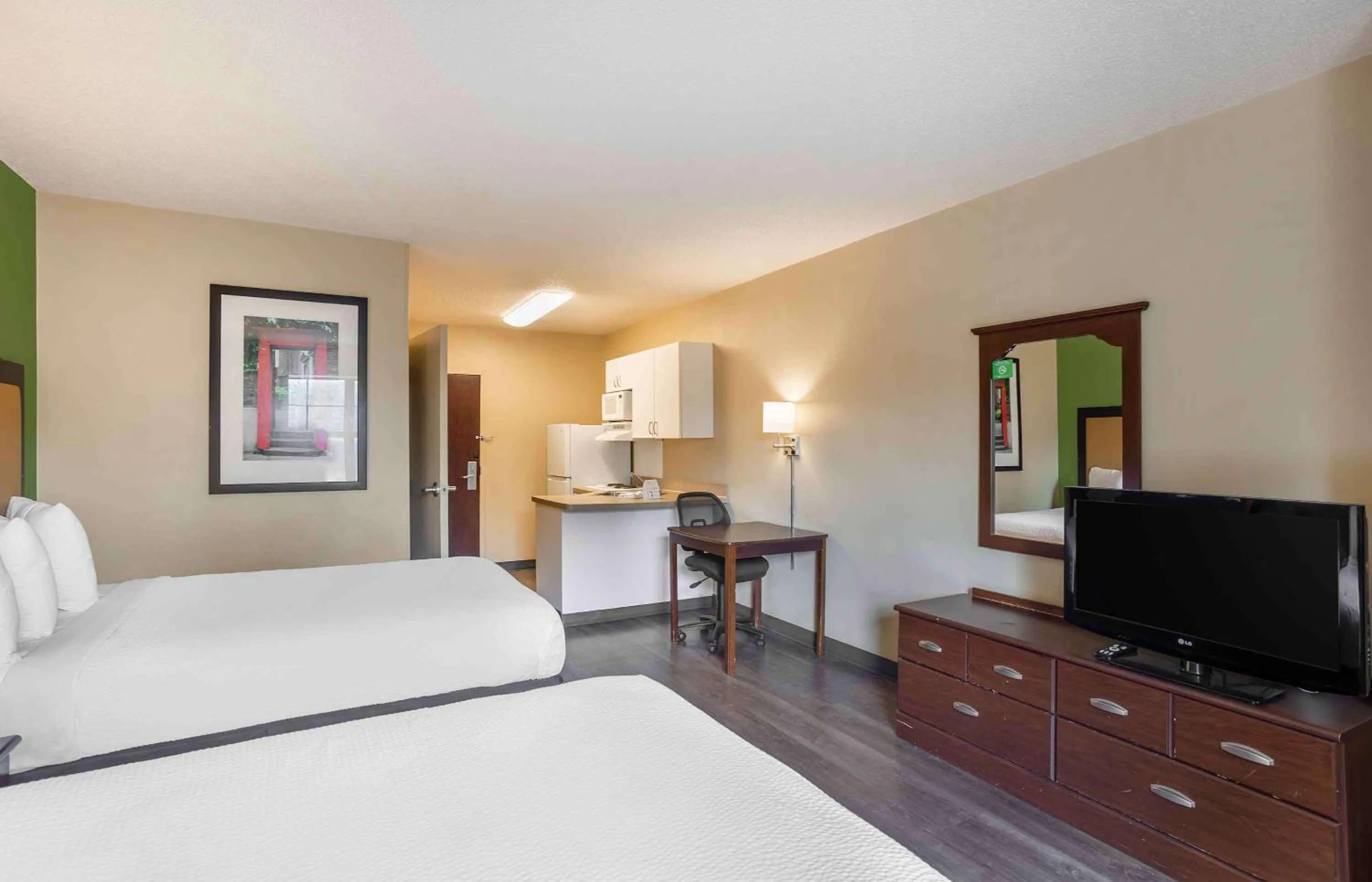 Bedroom, Bed in Extended Stay America Suites - Allentown - Bethlehem