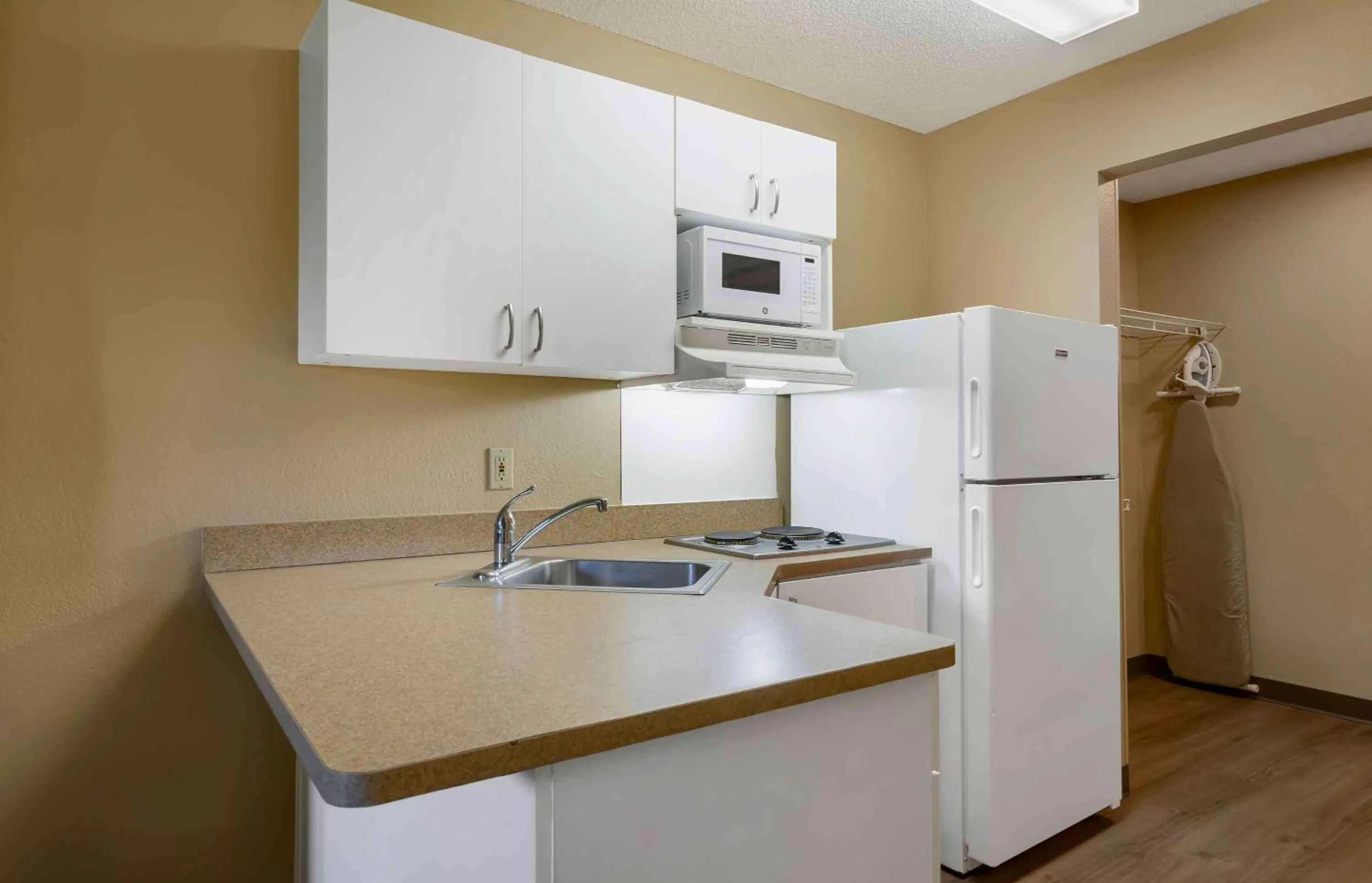 Bedroom in Extended Stay America Suites - St Petersburg - Clearwater - Executive Dr