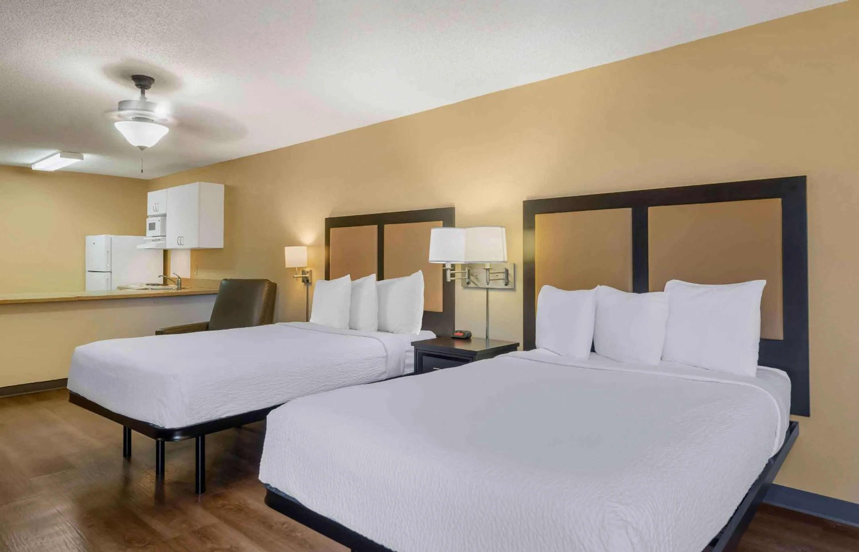 Bedroom, Bed in Extended Stay America Suites - St Petersburg - Clearwater - Executive Dr