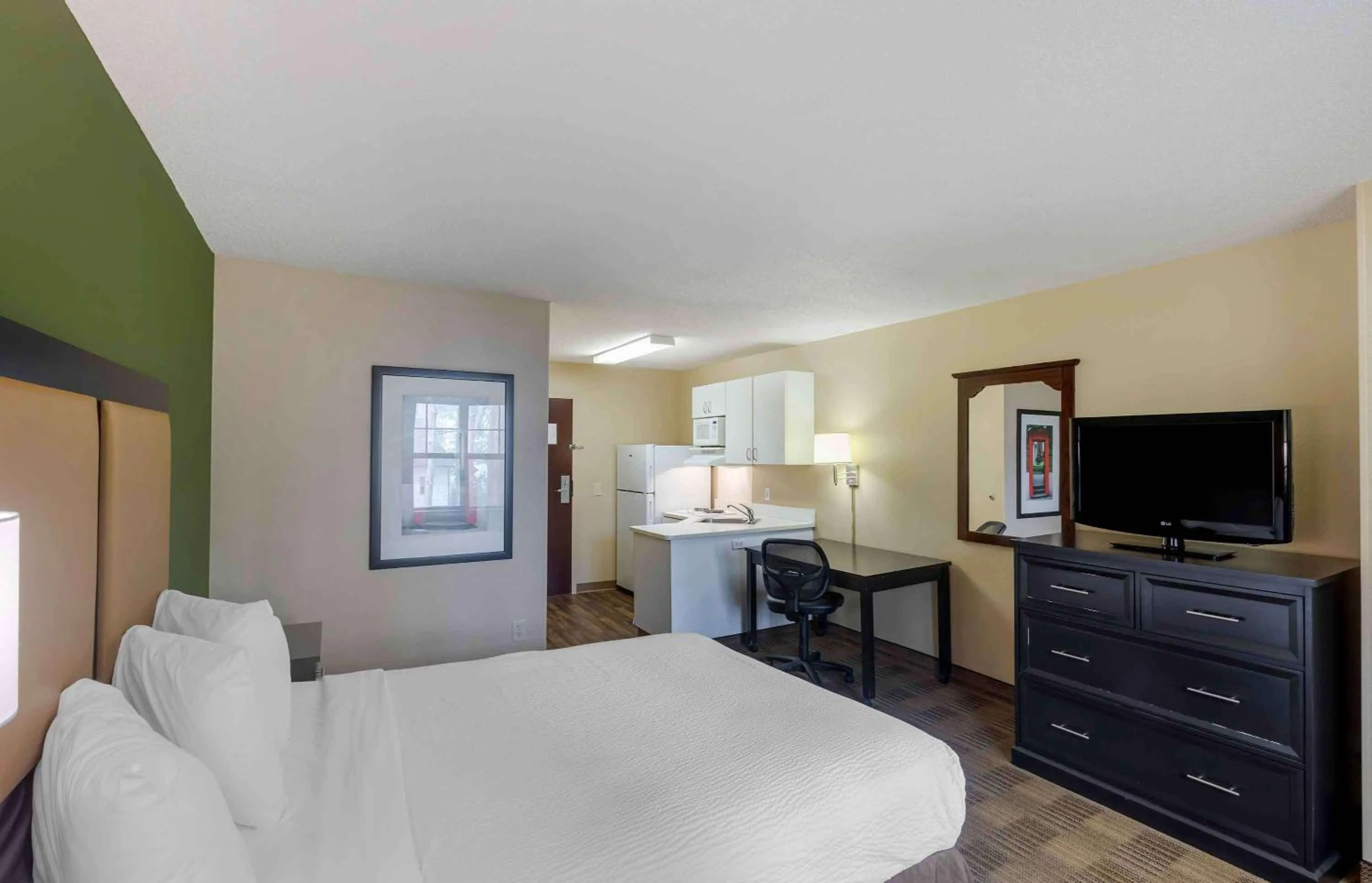 Bedroom, Bed in Extended Stay America Select Suites - Atlanta - Clairmont