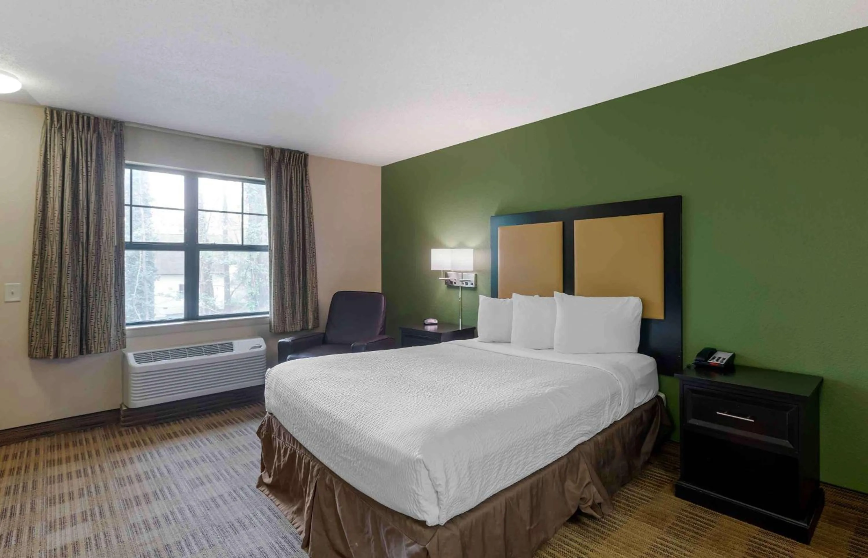 Bedroom, Bed in Extended Stay America Select Suites - Atlanta - Clairmont