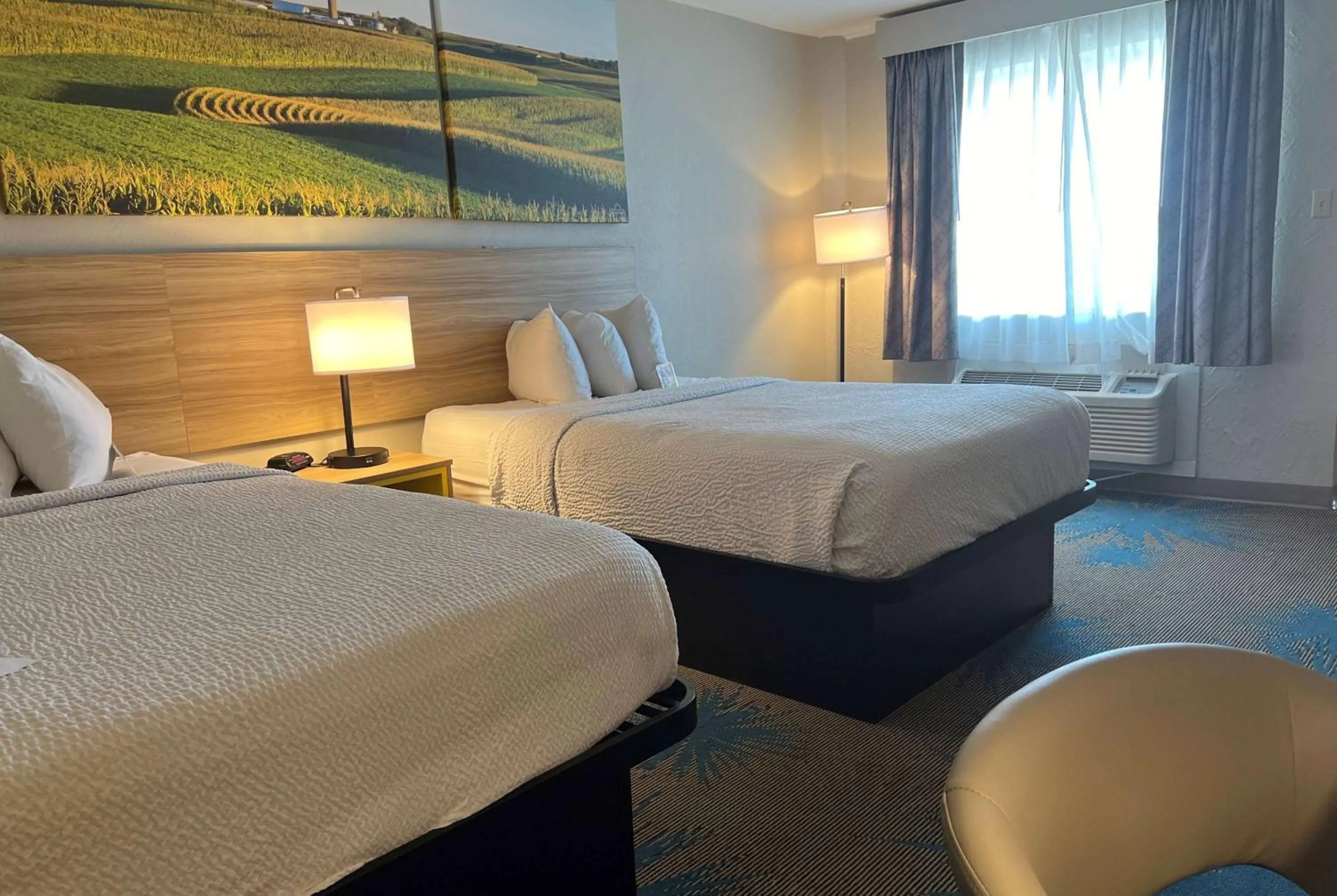 Photo of the whole room, Bed in Days Inn by Wyndham Hays