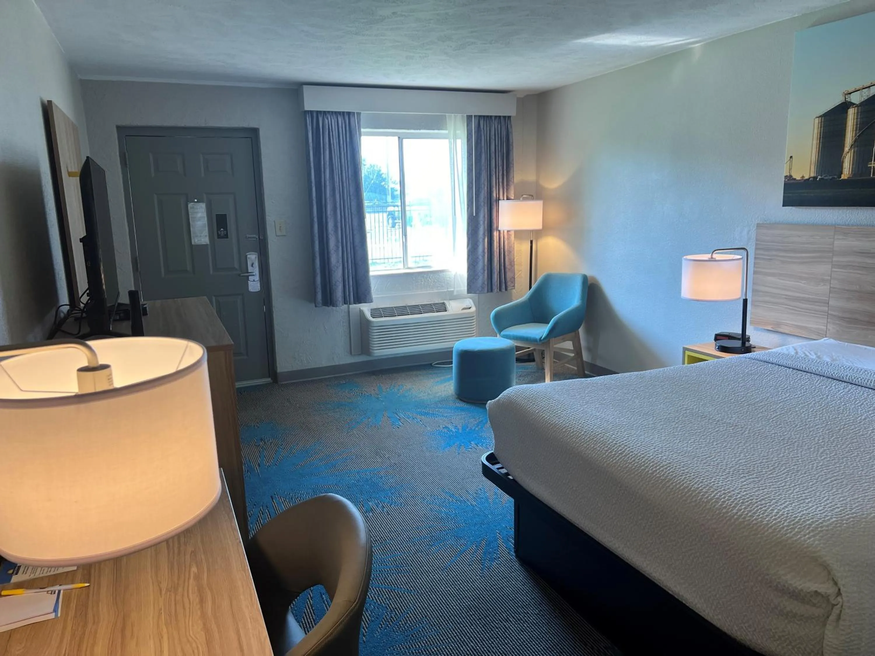 Bed in Days Inn by Wyndham Hays