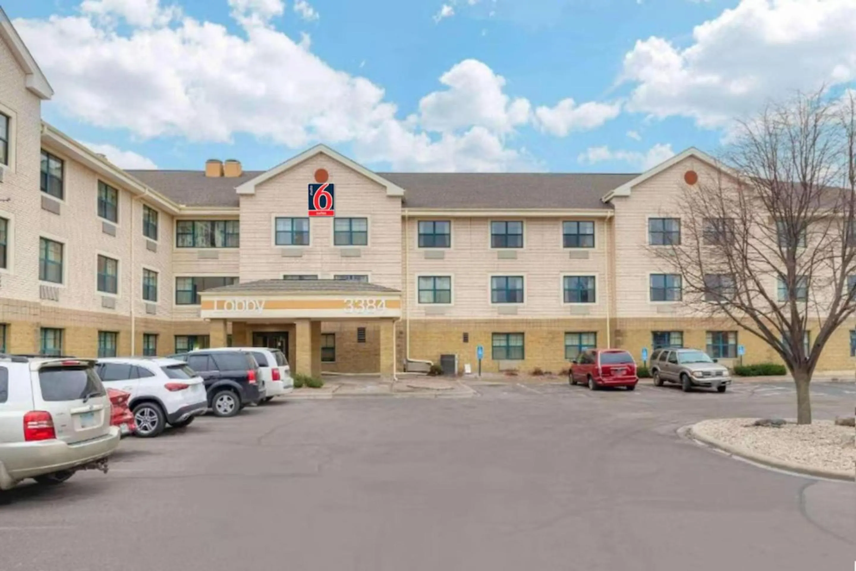 Facade/entrance in Studio 6 Extended Stay Minneapolis Airport Eagan MN