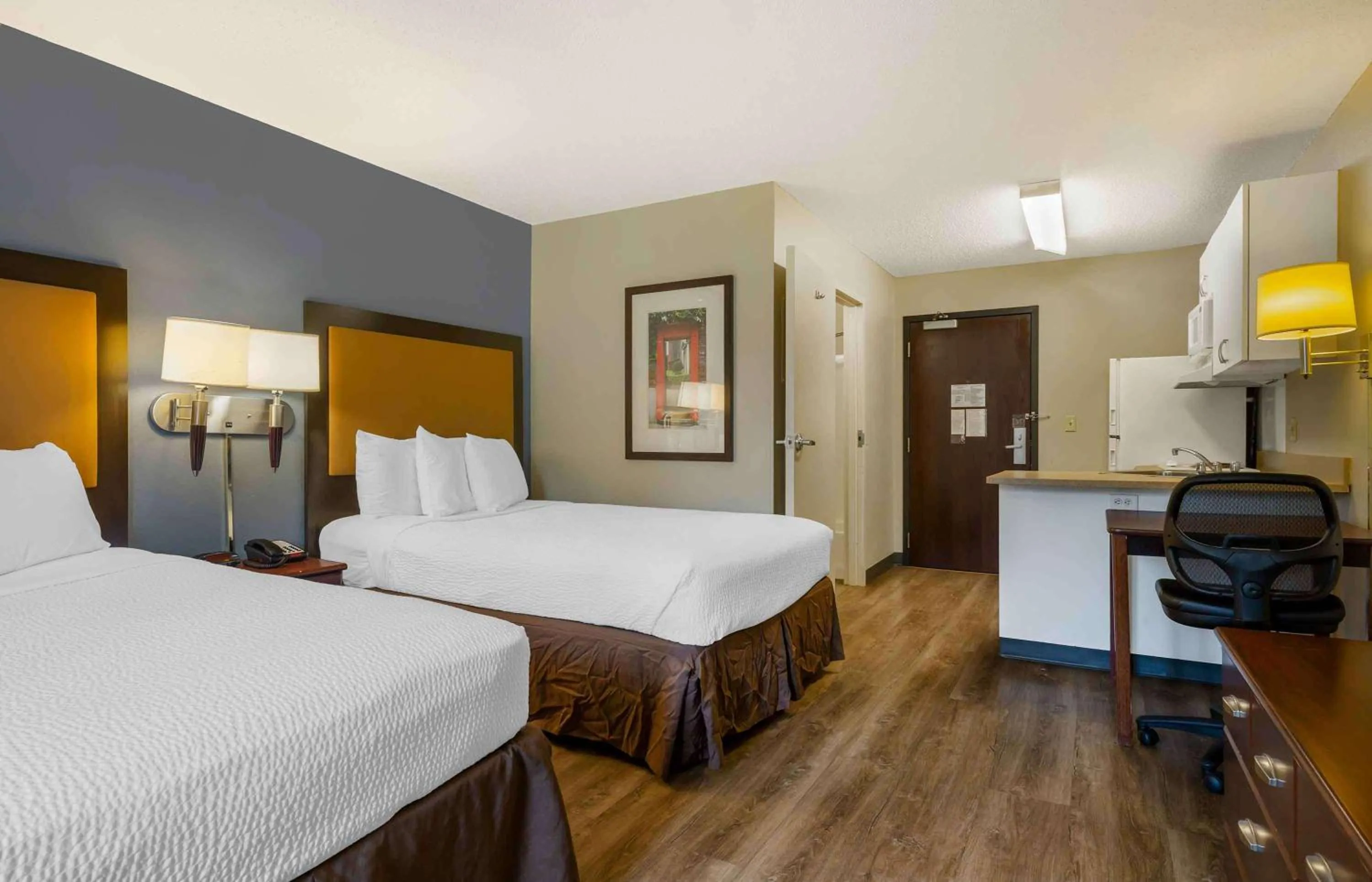 Bedroom, Bed in Extended Stay America Suites - Hartford - Meriden