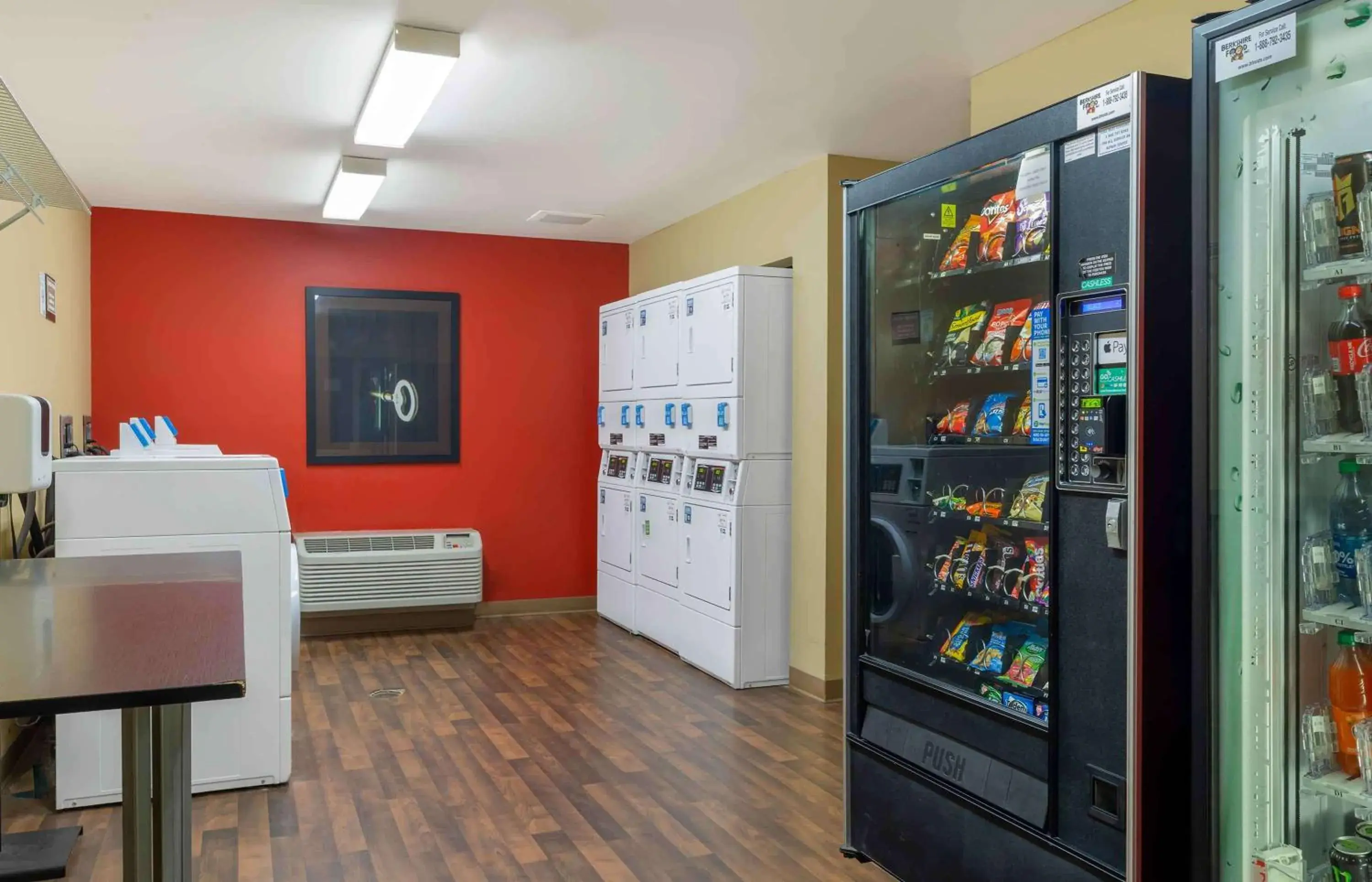 Property building in Extended Stay America Suites - Hartford - Meriden Property building in Extended Stay America Suites - Hartford - Meriden