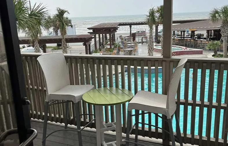 Patio in Gaido's Seaside Inn