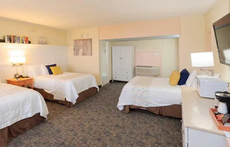 Bed in Gaido's Seaside Inn