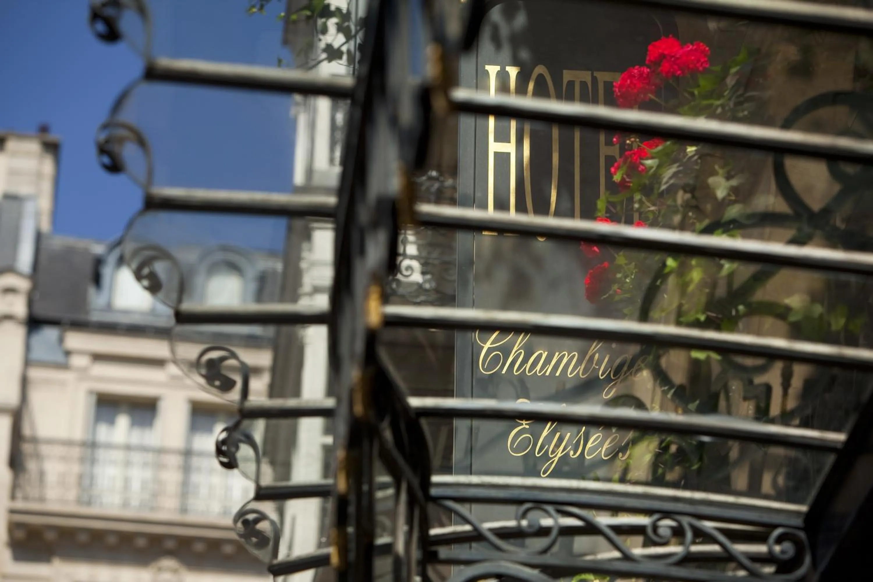 Facade/entrance in Chambiges Elysées