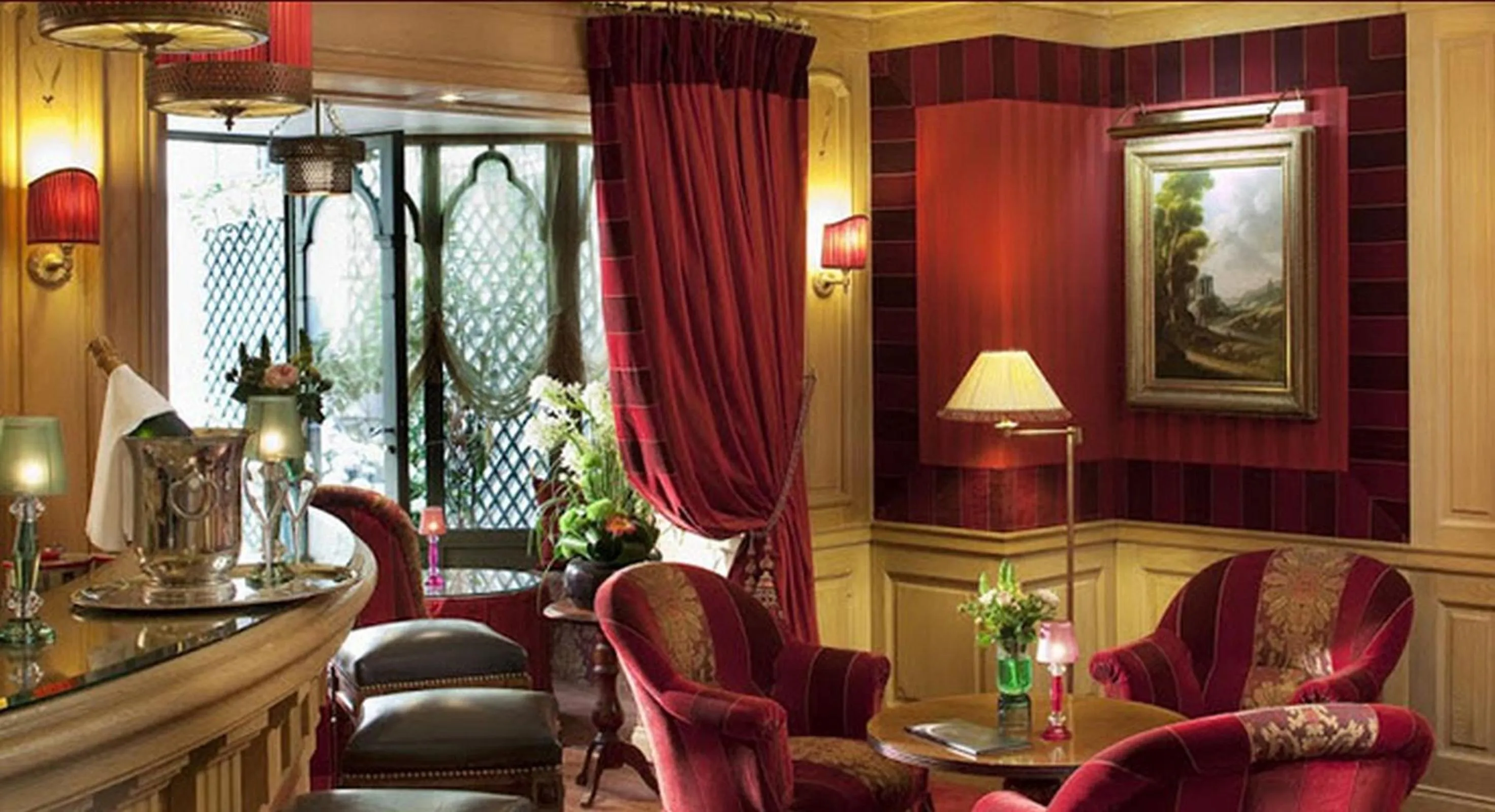 Lounge or bar in Chambiges Elysées