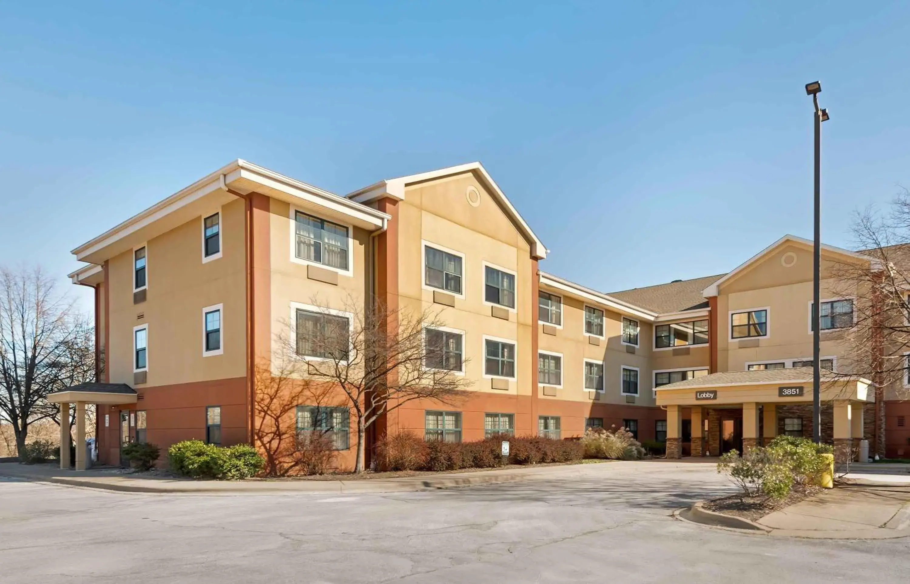Property building in Extended Stay America Suites - Pittsburgh - Monroeville Property building in Extended Stay America Suites - Pittsburgh - Monroeville
