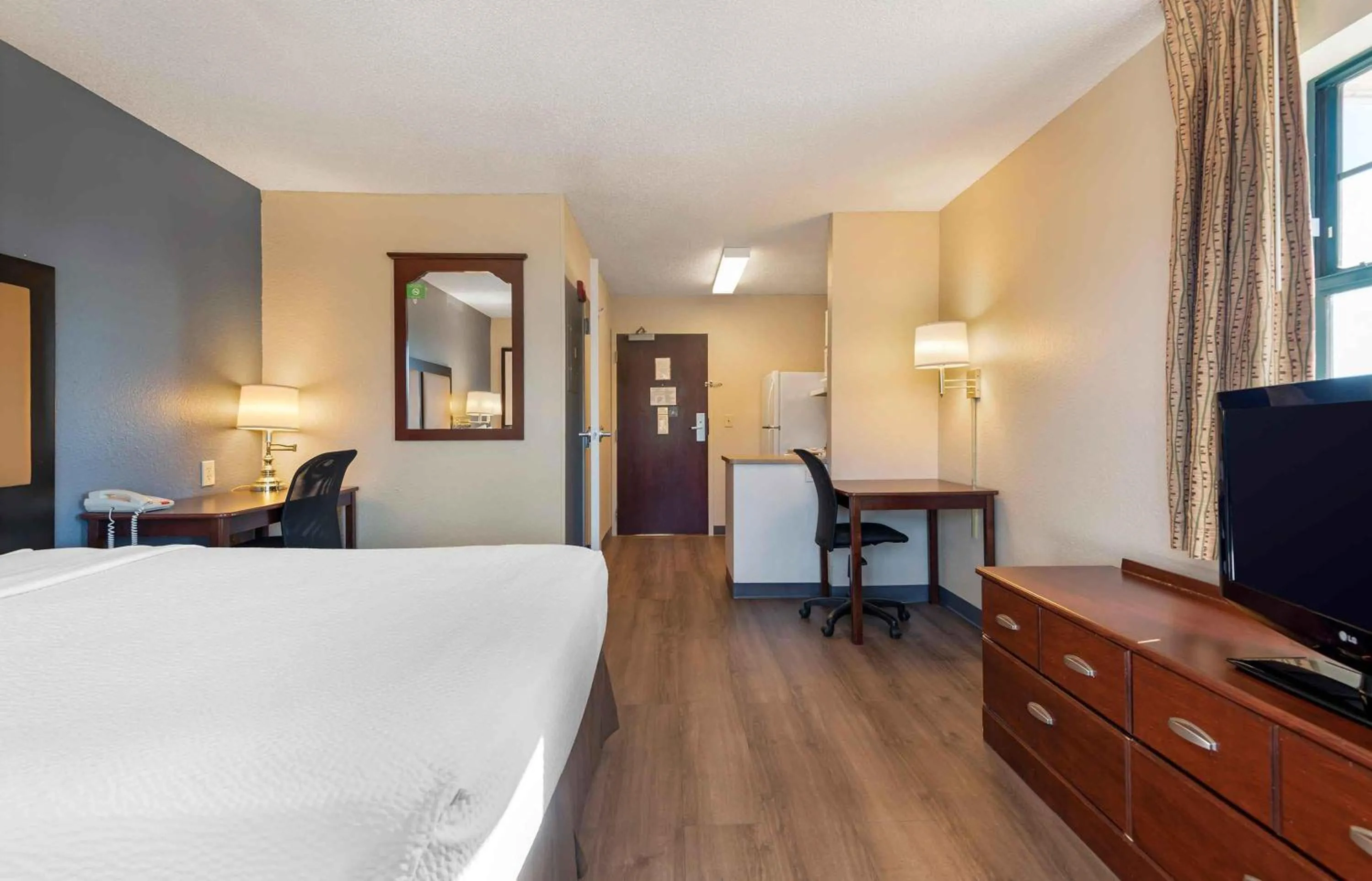 Bedroom, Bed in Extended Stay America Suites - Pittsburgh - Monroeville