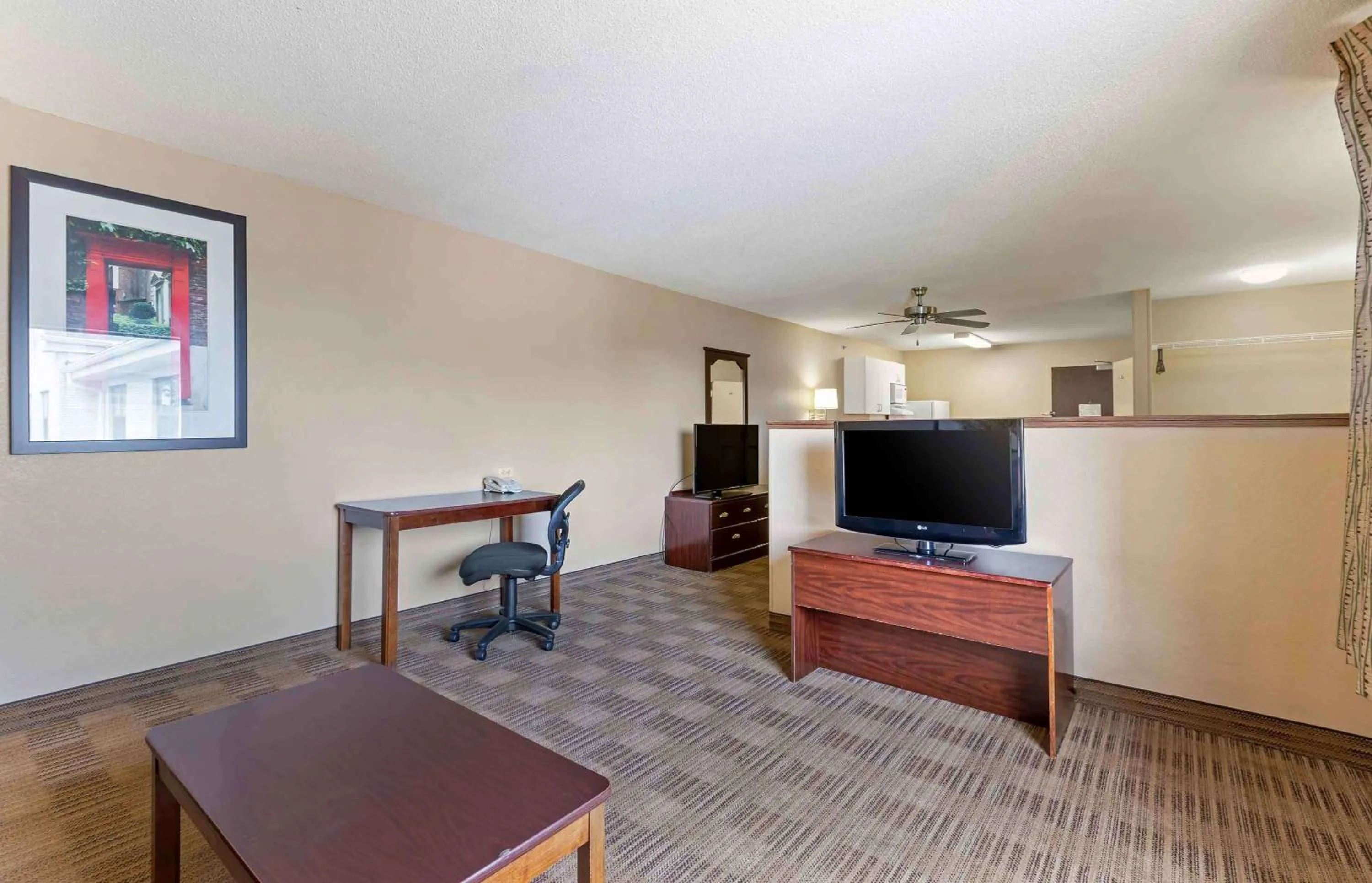 Bedroom in Extended Stay America Select Suites - Des Moines - Urbandale
