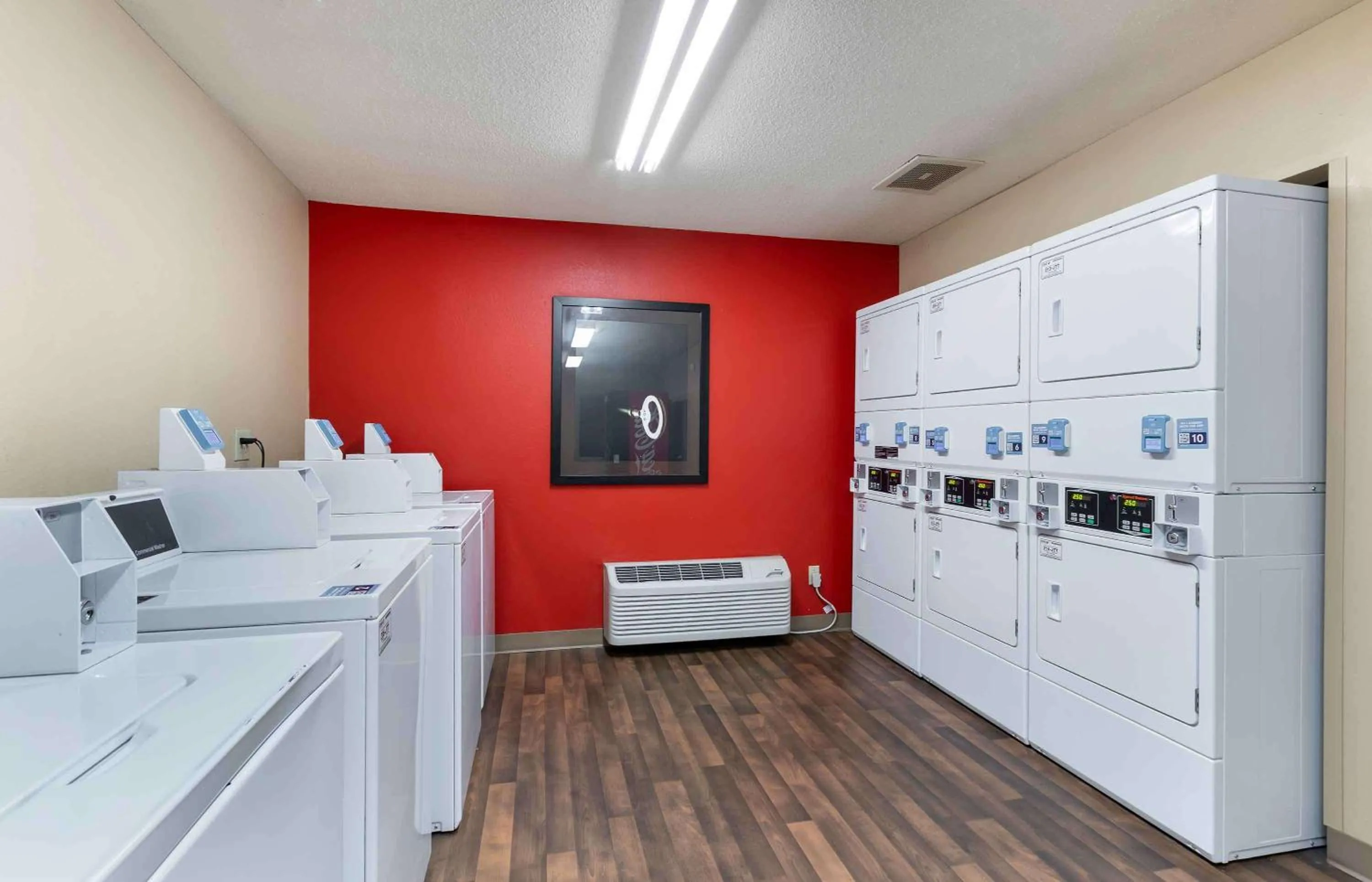 Property building in Extended Stay America Select Suites - Des Moines - Urbandale