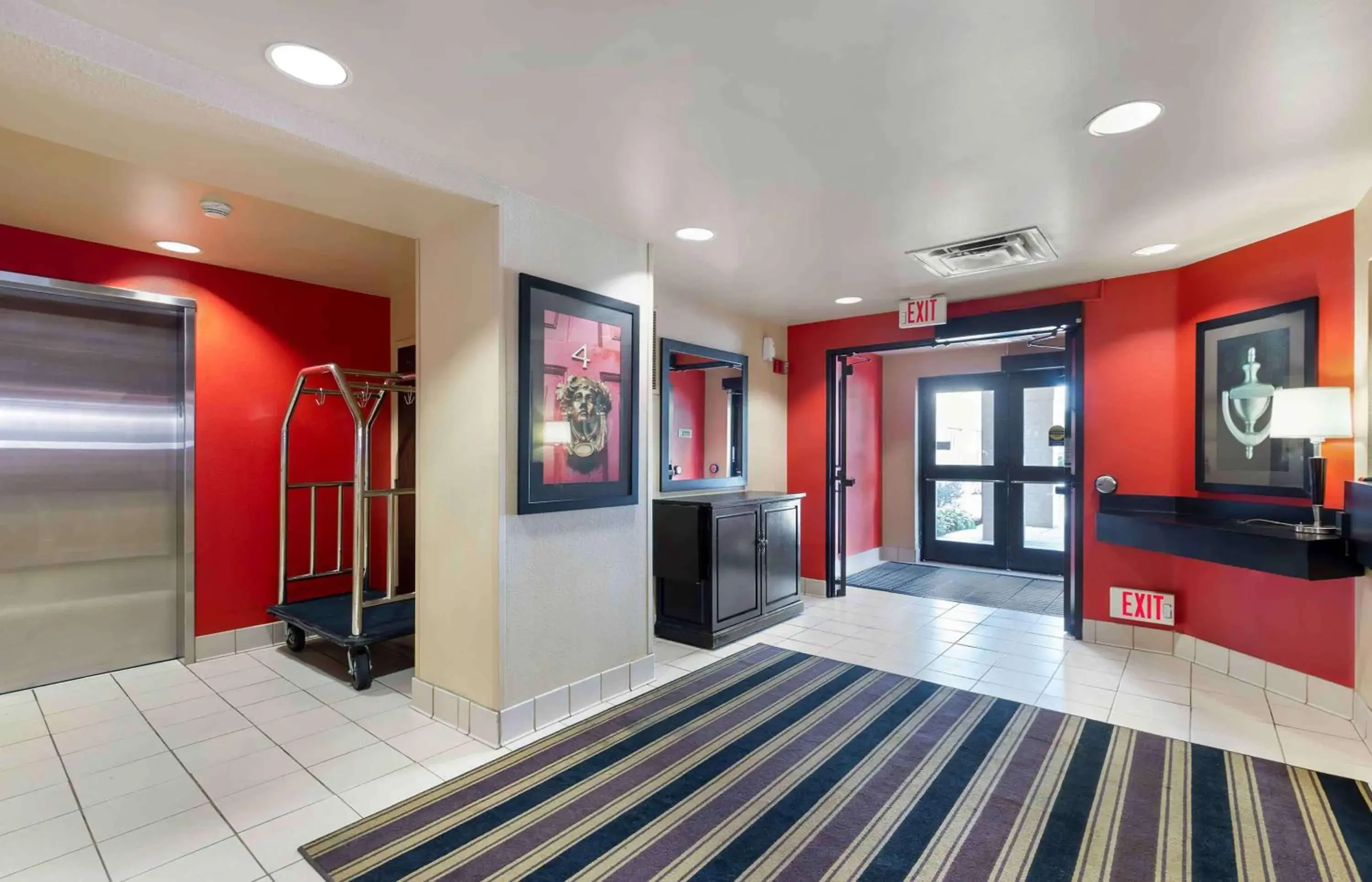 Lobby or reception in Extended Stay America Select Suites - Des Moines - Urbandale Lobby or reception in Extended Stay America Select Suites - Des Moines - Urbandale