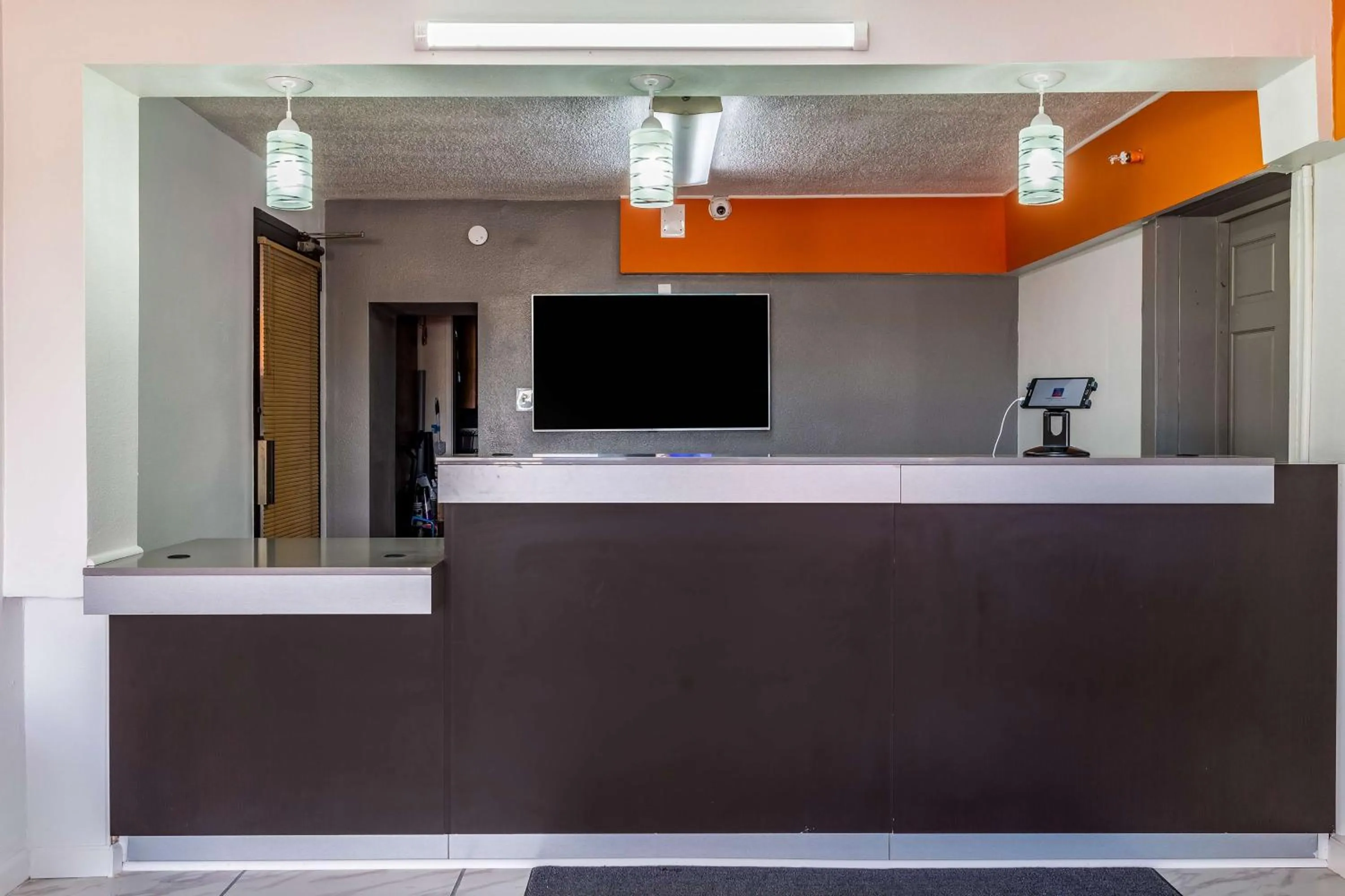 Communal lounge/ TV room in Studio 6-Temple, TX