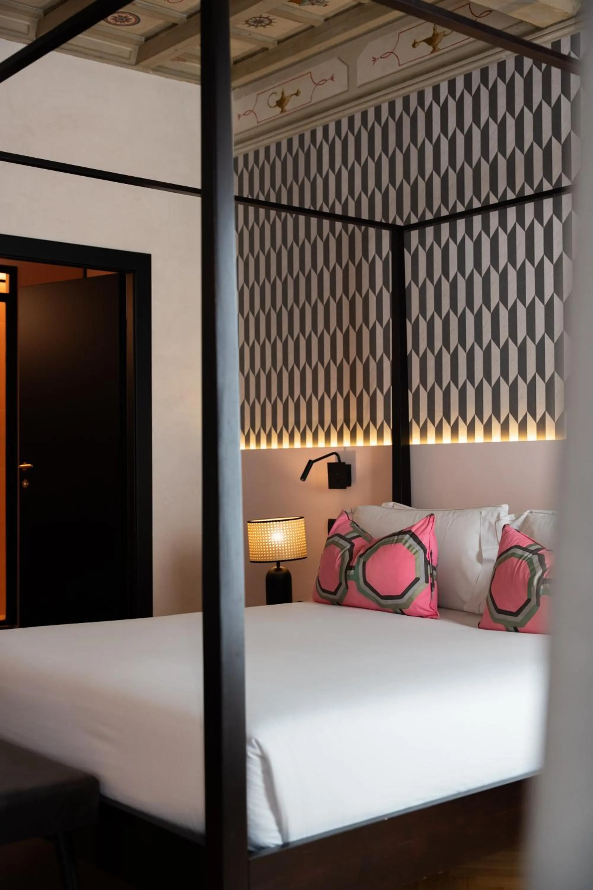 Bedroom, Bed in NAMAN HOTELLERIE - Margutta