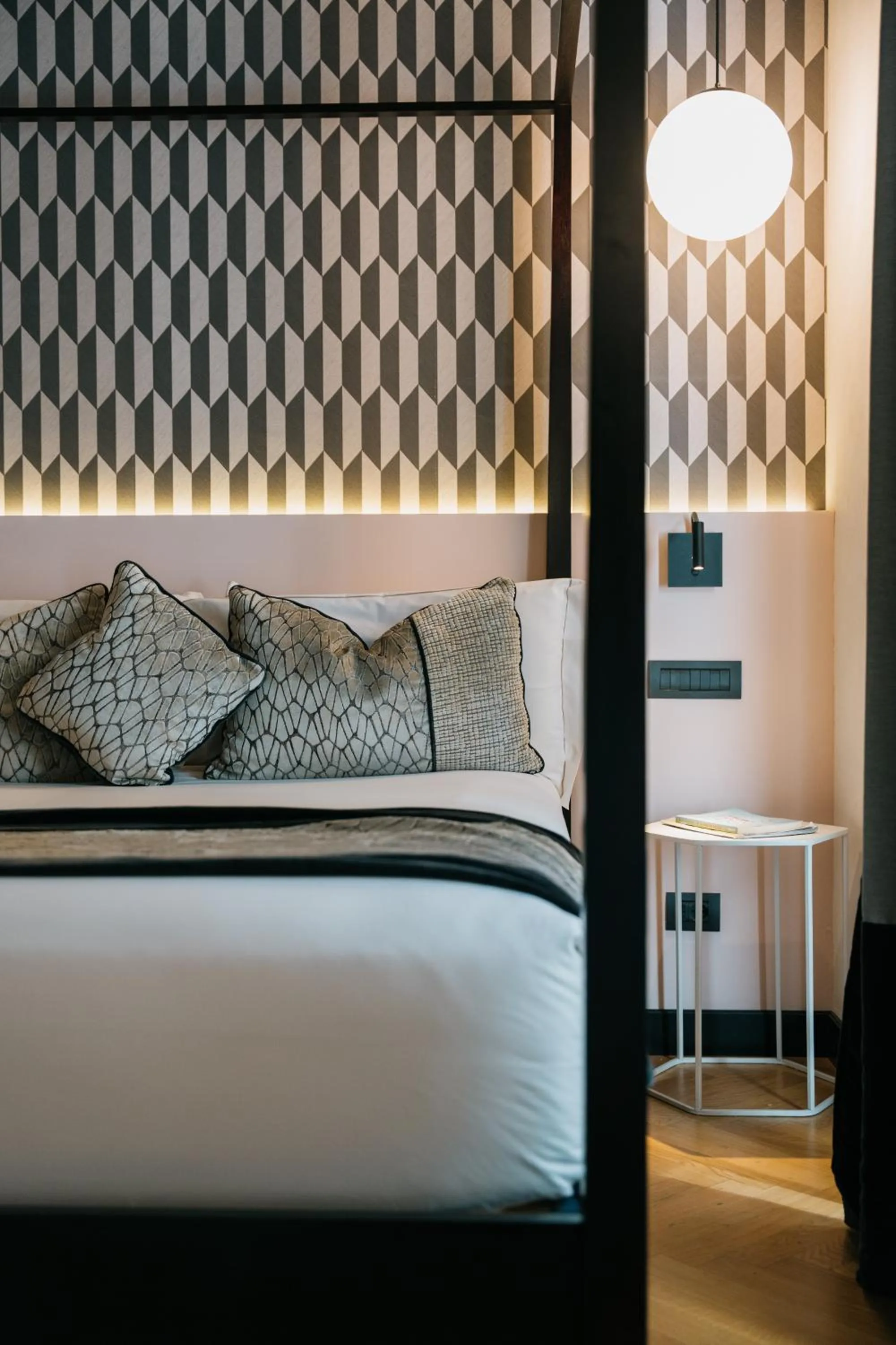 Bedroom, Bed in NAMAN HOTELLERIE - Margutta