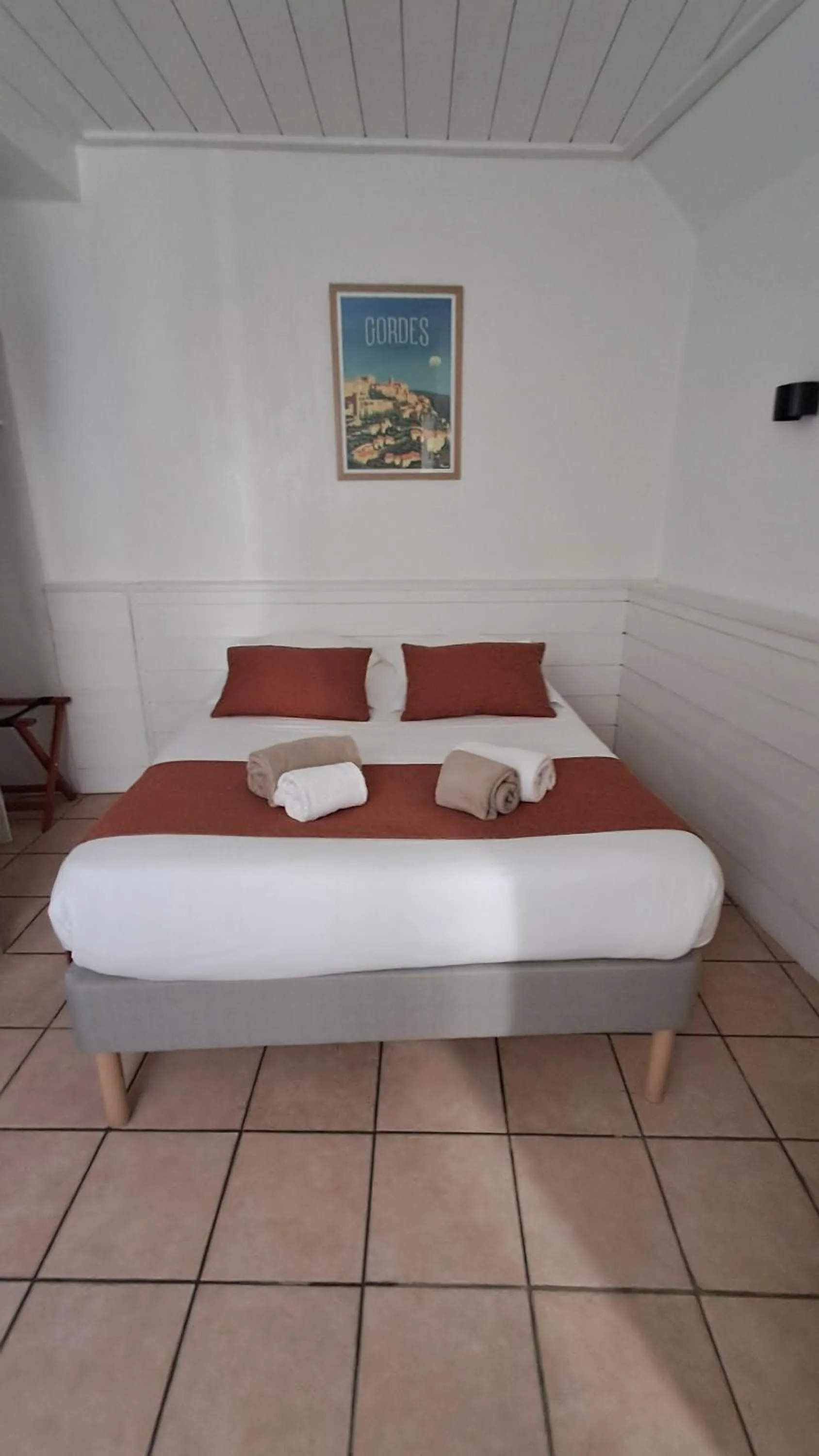 Bed in Hôtel L'Herbier d'Orange