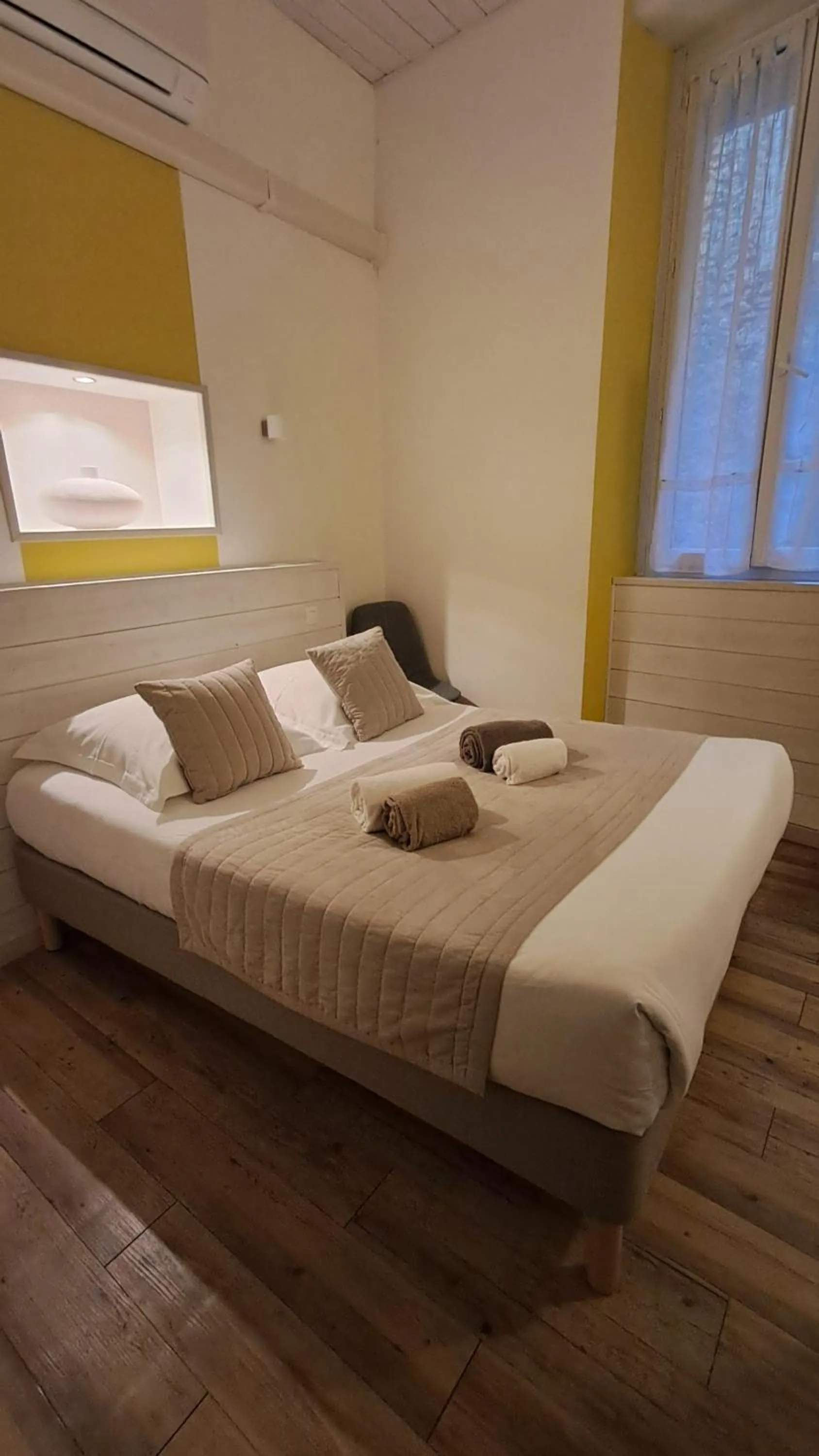 Bed in Hôtel L'Herbier d'Orange