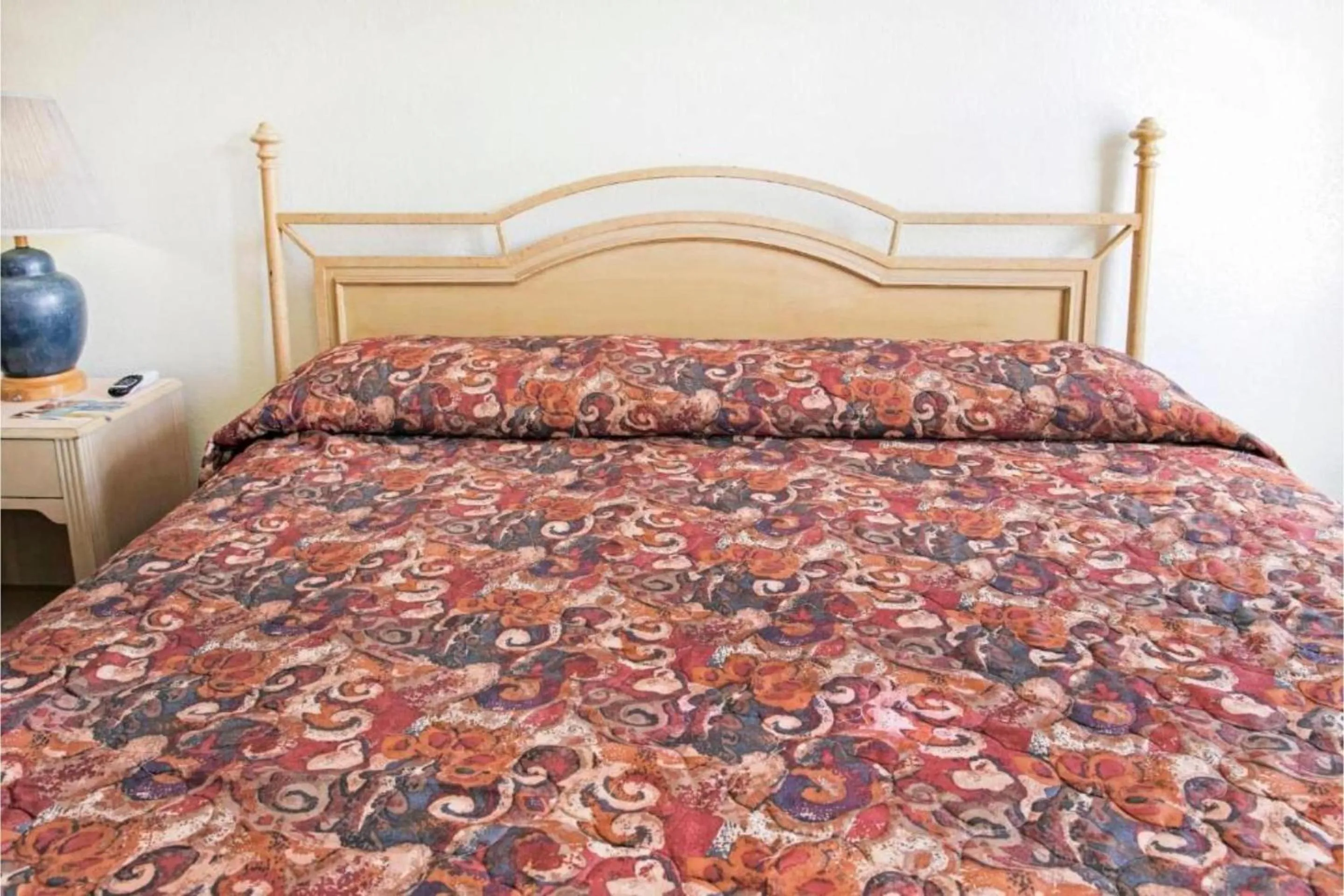 Bedroom, Bed in OYO Historic Cameron Hotel Brownsville I-69E