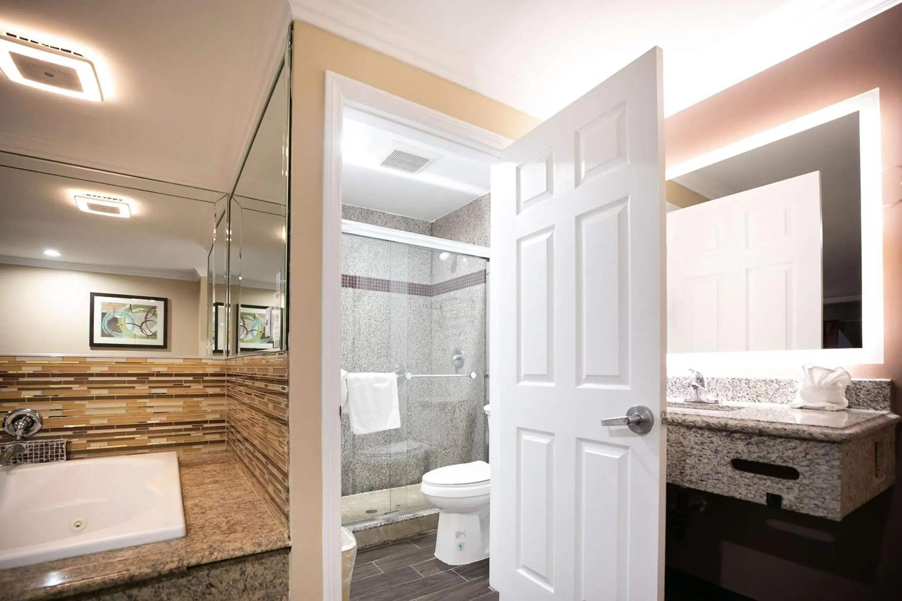 Bedroom in Rodeway Inn & Suites Bedroom in Rodeway Inn & Suites