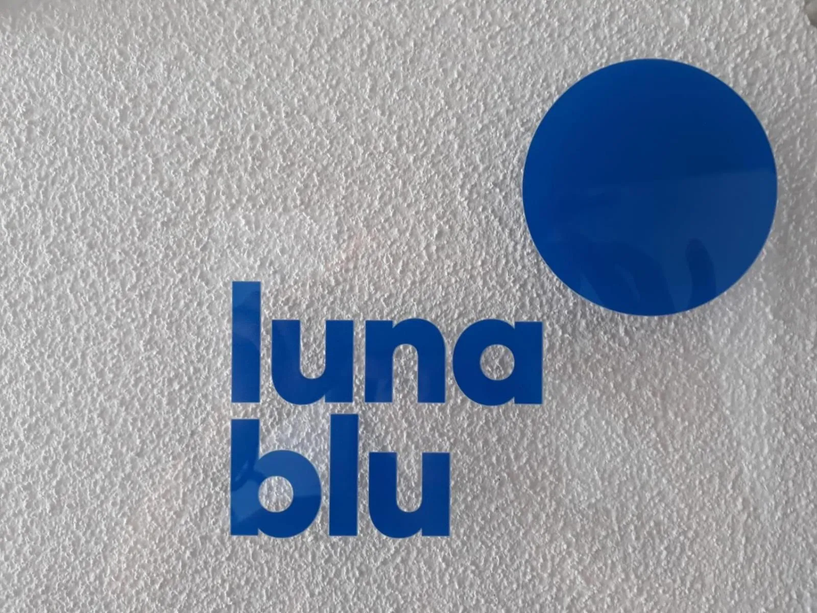 Property logo or sign in Luna Blu