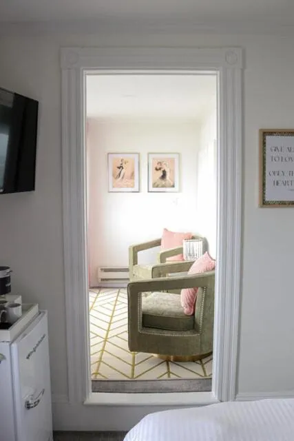 Queen Room with Balcony in Emerson Inn By The Sea