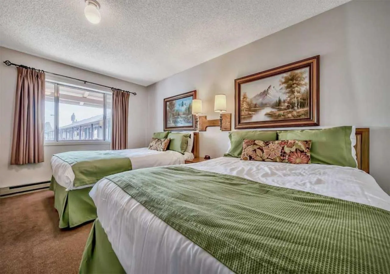 Bed in Walker River Lodge