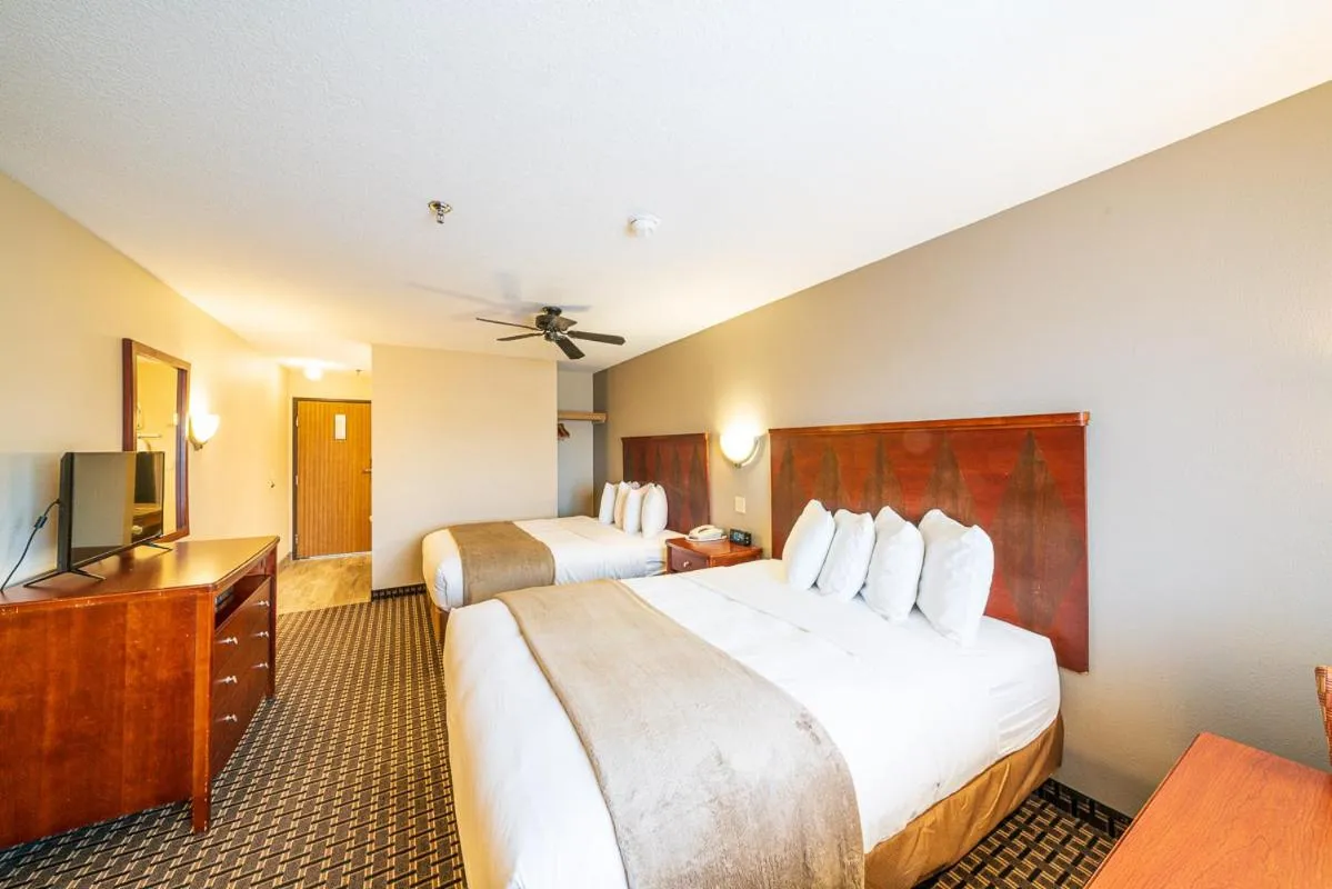 Bed in Alpine Inn & Suites Gunnison