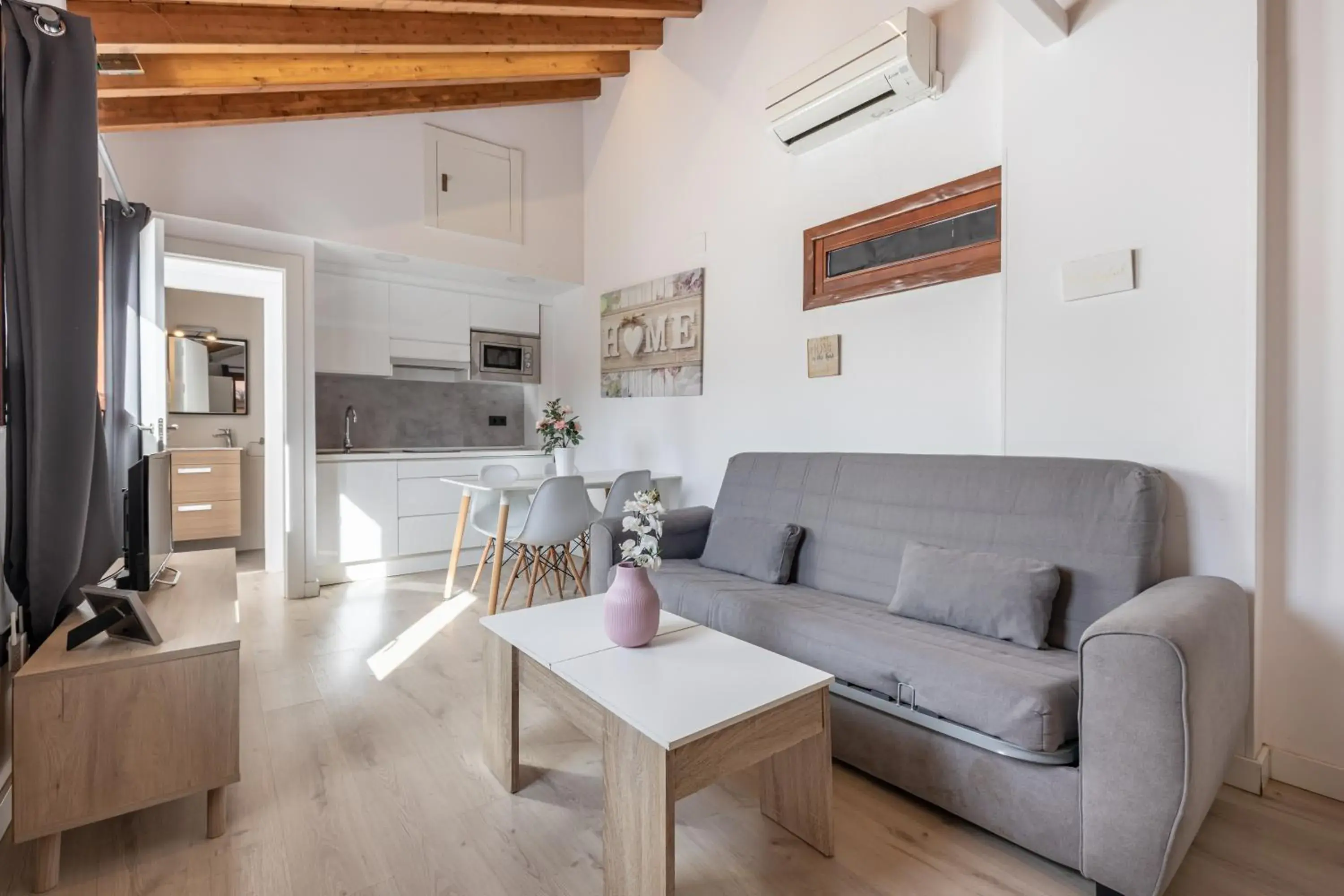 Living room in Apartamentos Granada Deluxe 3000 Living room in Apartamentos Granada Deluxe 3000