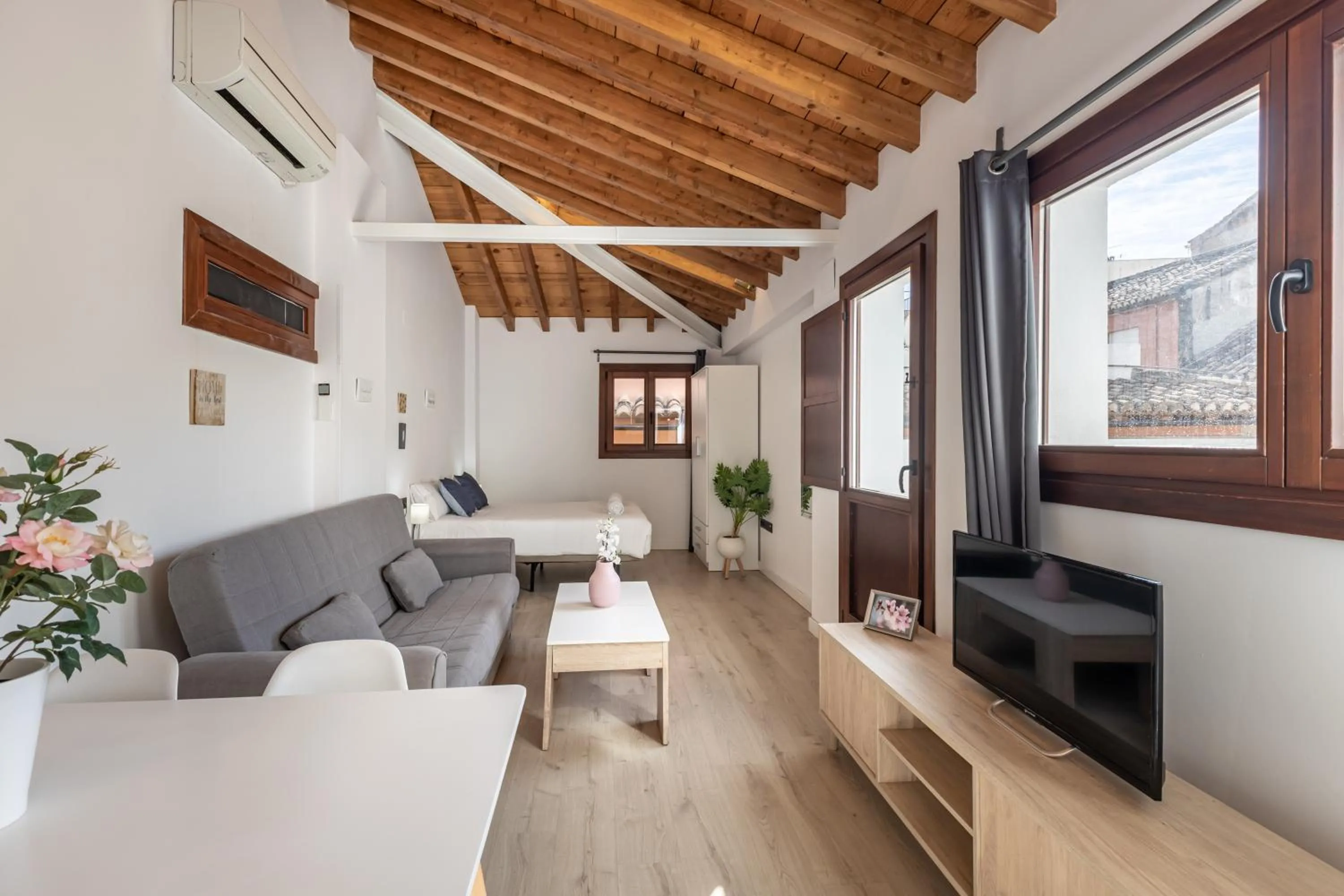 Communal lounge/ TV room in Apartamentos Granada Deluxe 3000