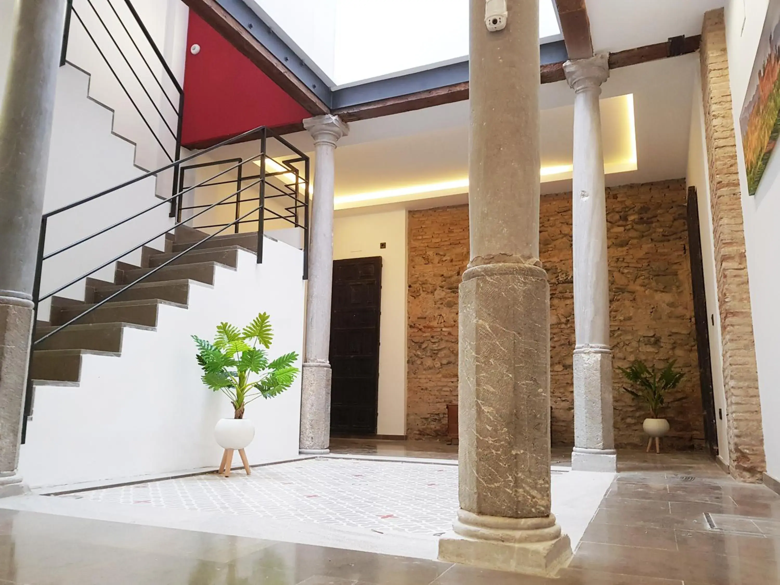 Property building in Apartamentos Granada Deluxe 3000 Property building in Apartamentos Granada Deluxe 3000