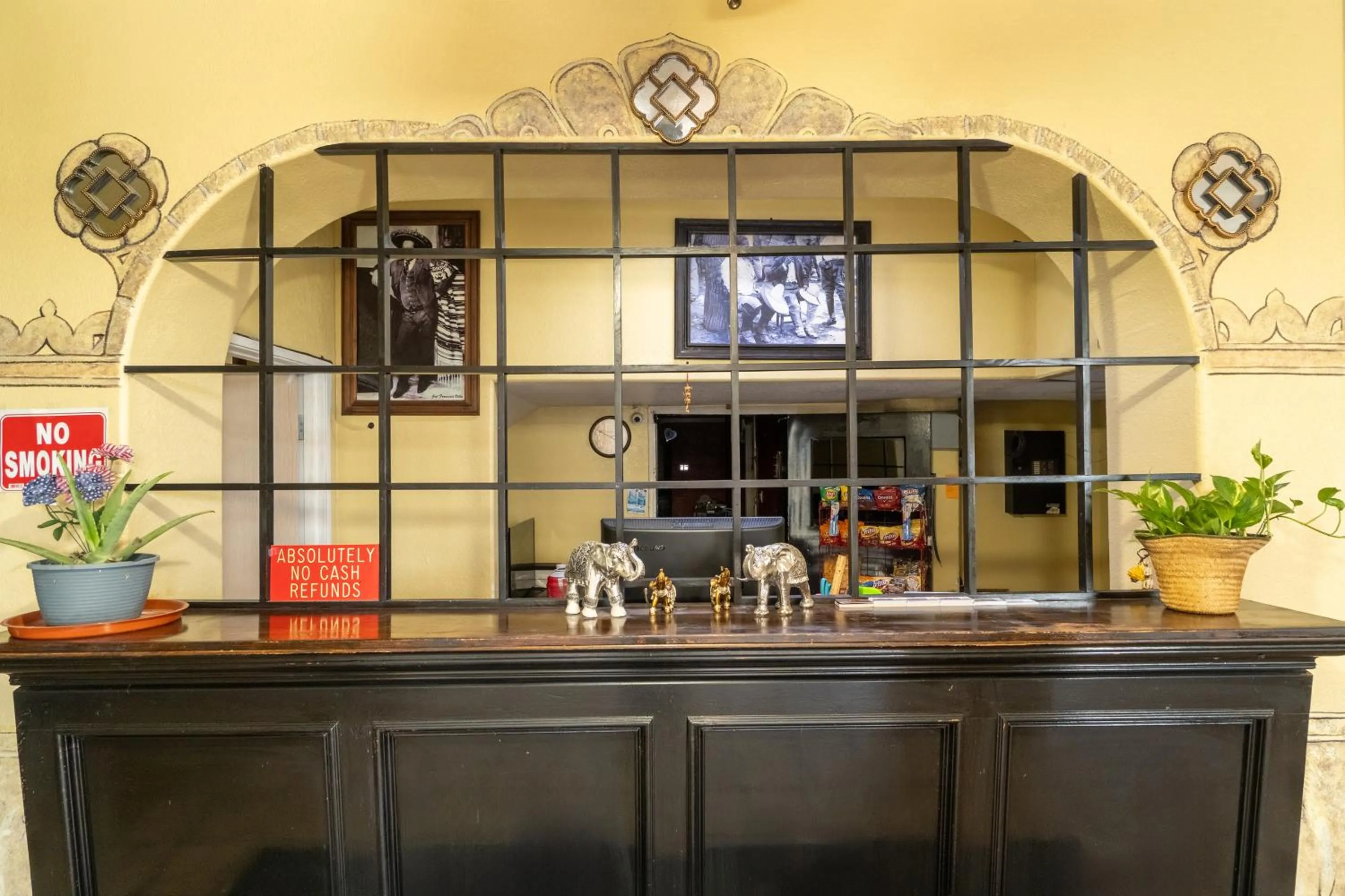 Lobby or reception in Hotel O Colonial Inn Brownsville Tx