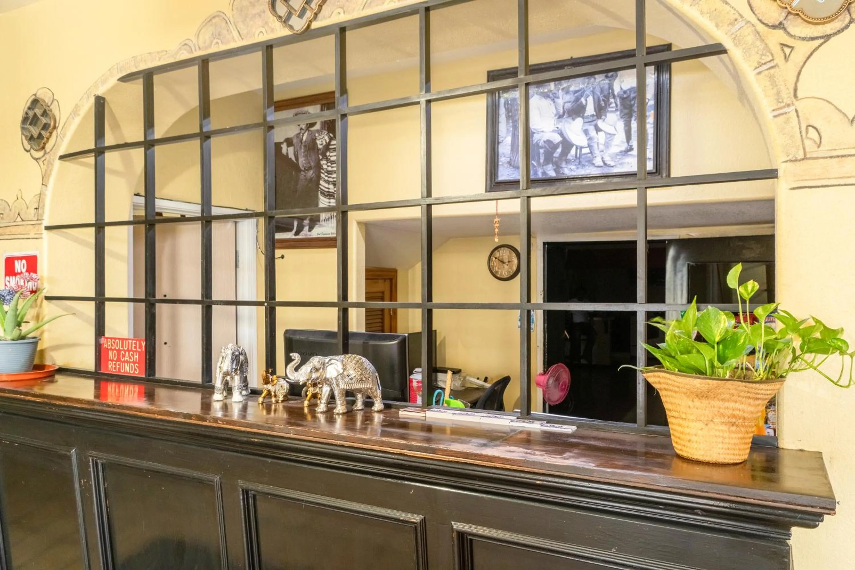 Lobby or reception in Hotel O Colonial Inn Brownsville Tx