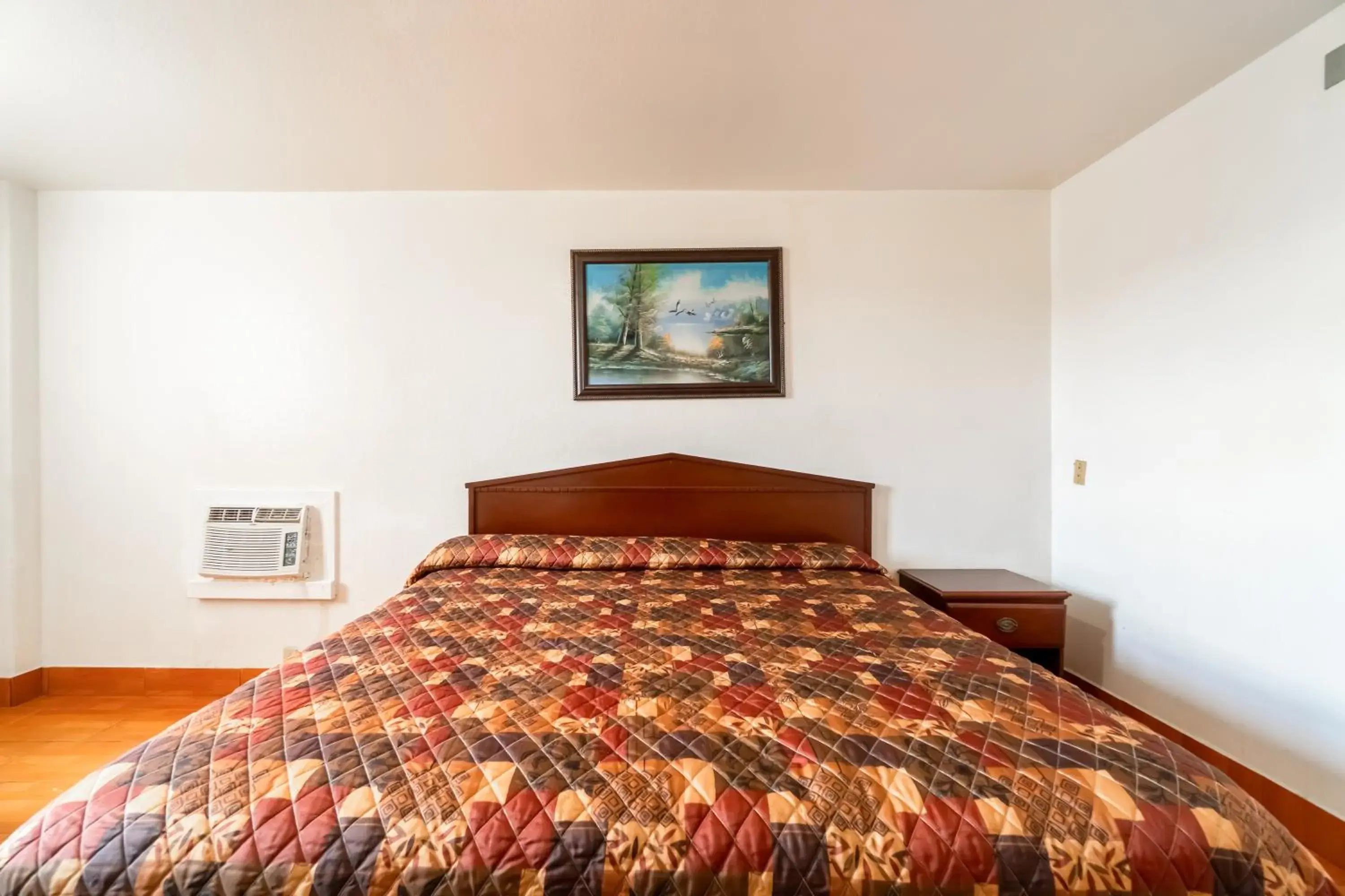 King Bed Non-Smoking in Hotel O Colonial Inn Brownsville Tx King Bed Non-Smoking in Hotel O Colonial Inn Brownsville Tx