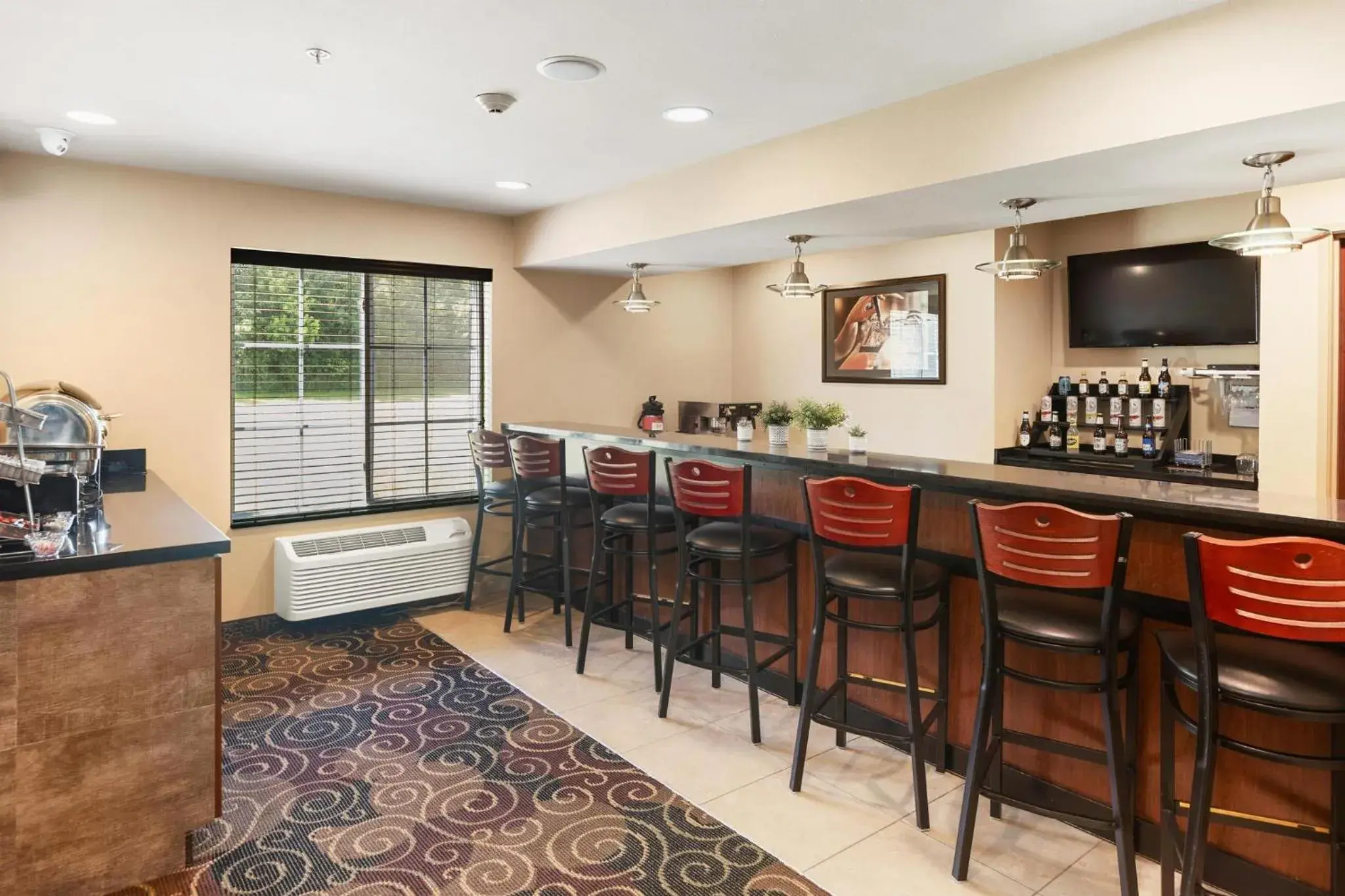 Lounge or bar in Cobblestone Hotel & Suites - Knoxville Lounge or bar in Cobblestone Hotel & Suites - Knoxville
