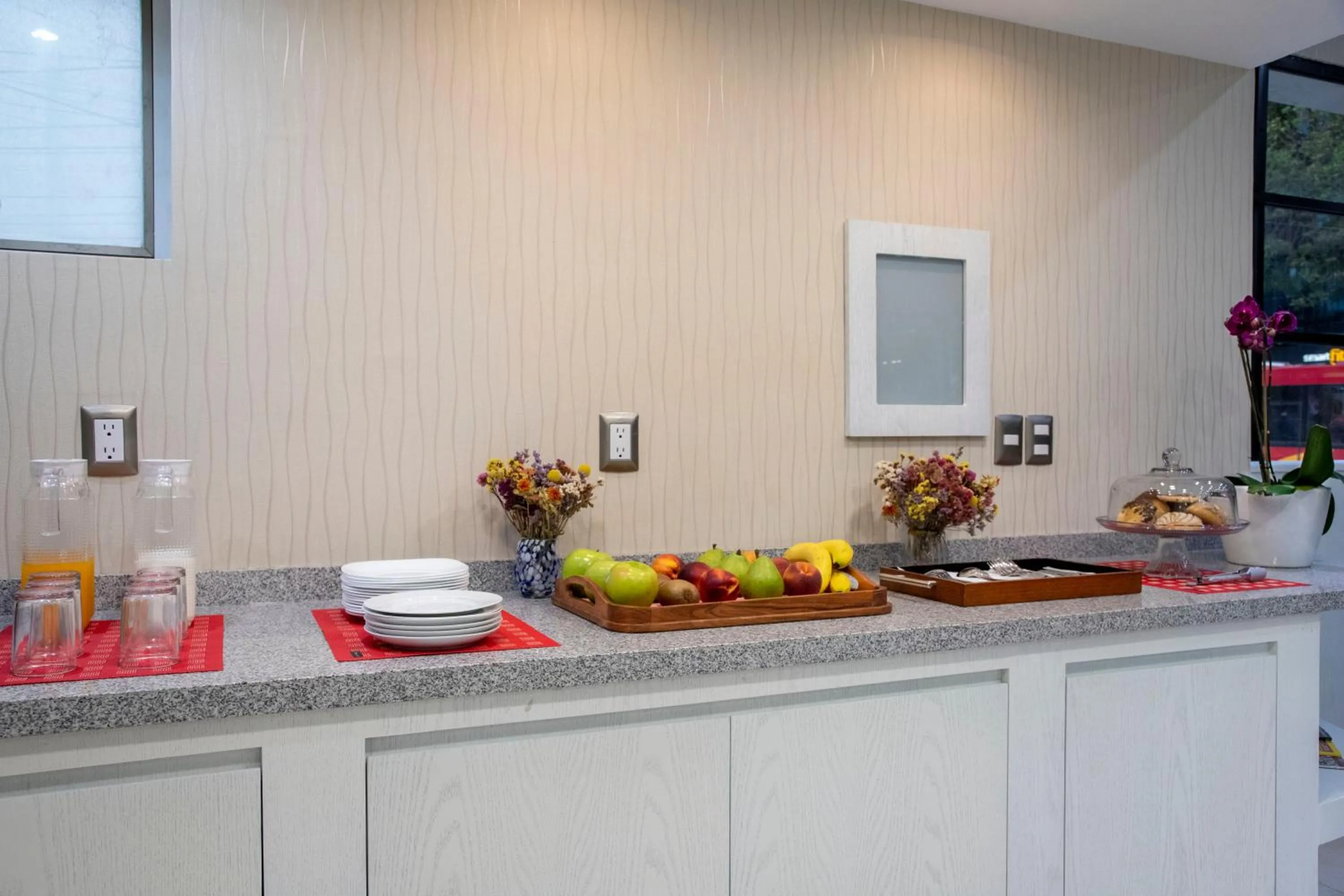 Food and drinks in Suites Coben Apartamentos Amueblados