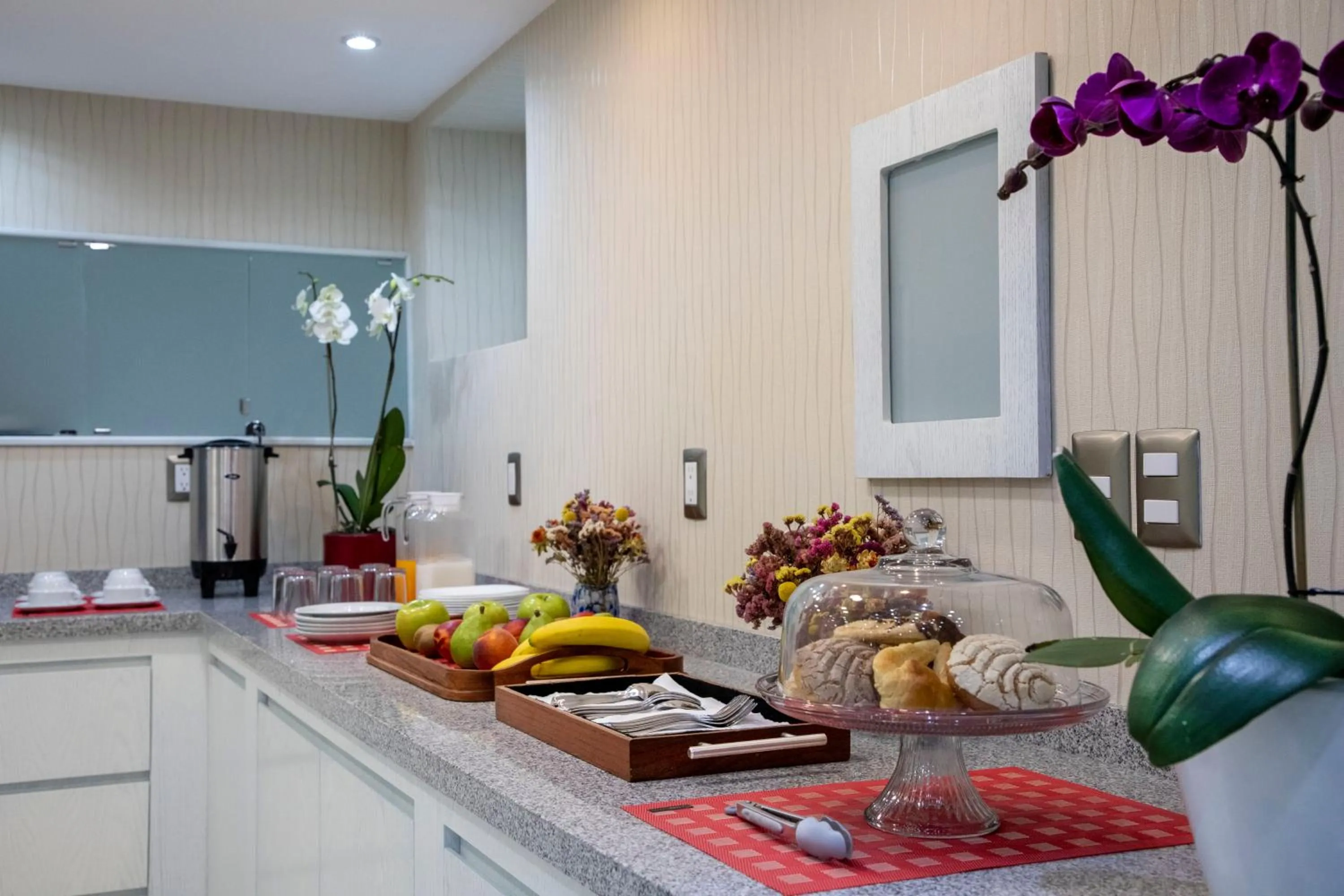 Food and drinks in Suites Coben Apartamentos Amueblados