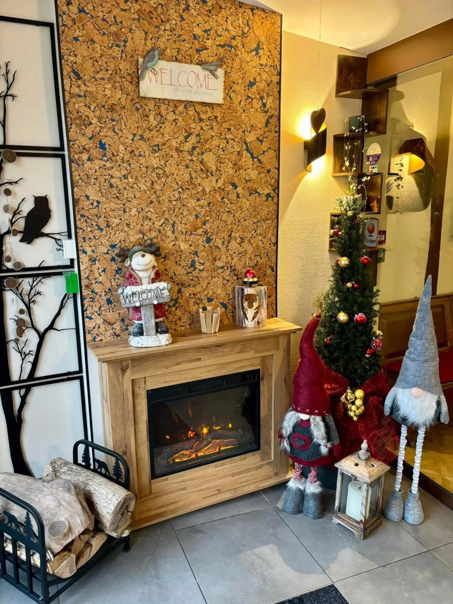 Facade/entrance in Logis Hôtel-Restaurant Aux Trois Roses