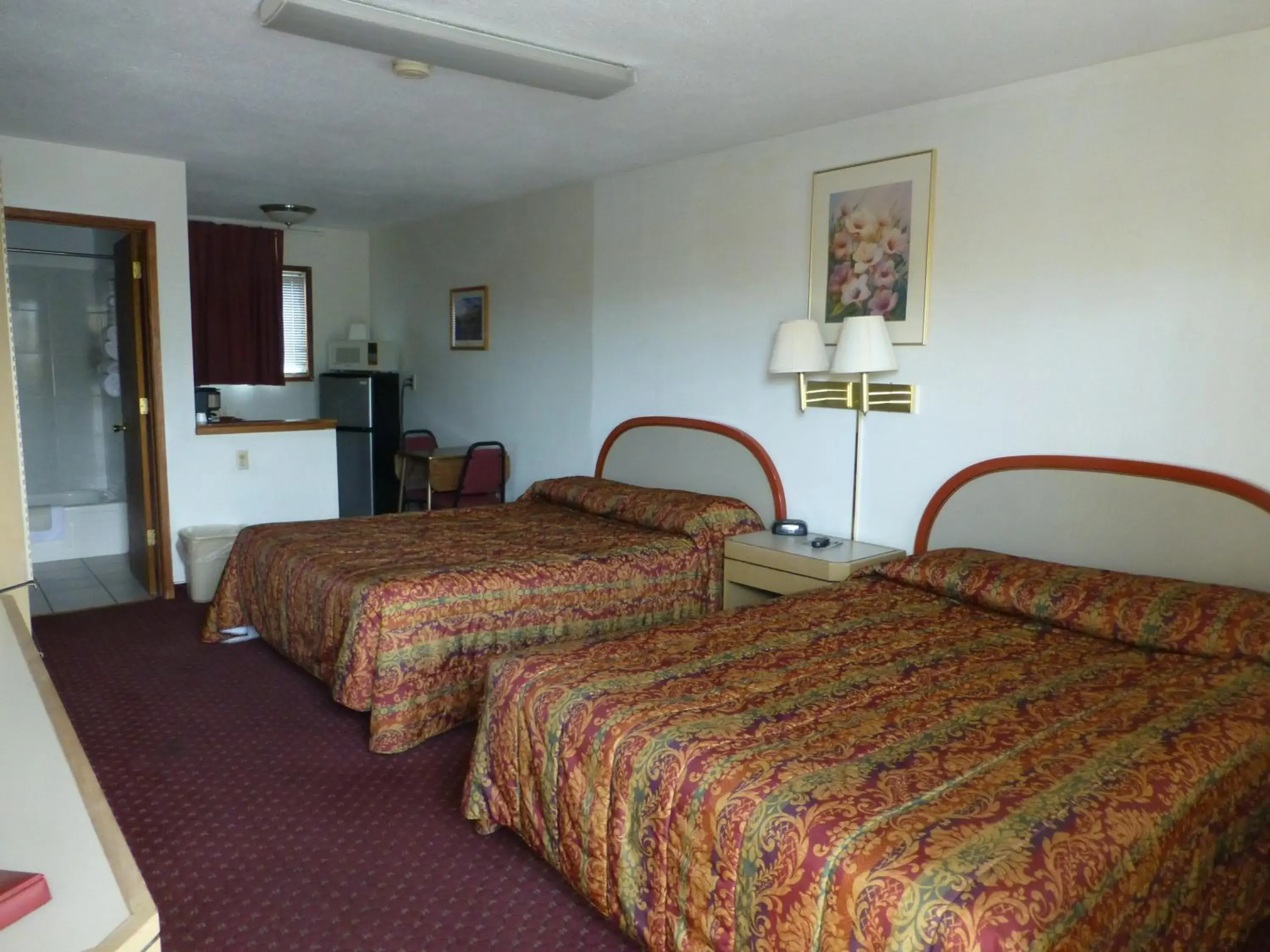 Queen Room with Two Queen Beds in Umatilla Inn & Suites Queen Room with Two Queen Beds in Umatilla Inn & Suites