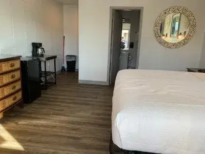 Bed in Outer Banks Motor Lodge Bed in Outer Banks Motor Lodge