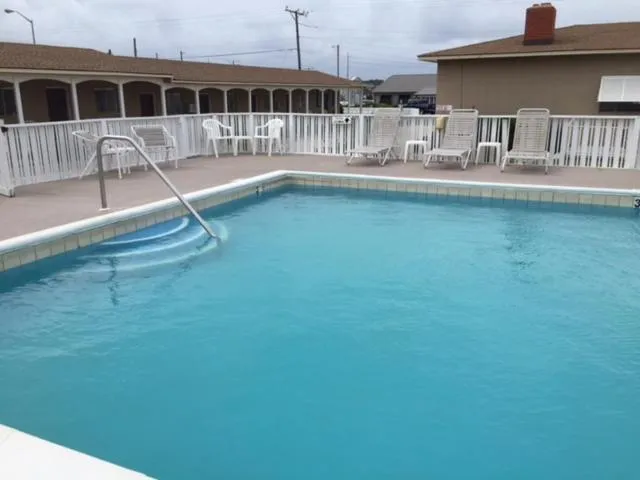 Swimming pool in Outer Banks Motor Lodge