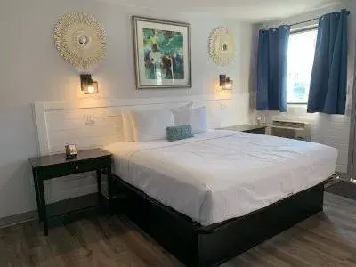 Bed in Outer Banks Motor Lodge Bed in Outer Banks Motor Lodge