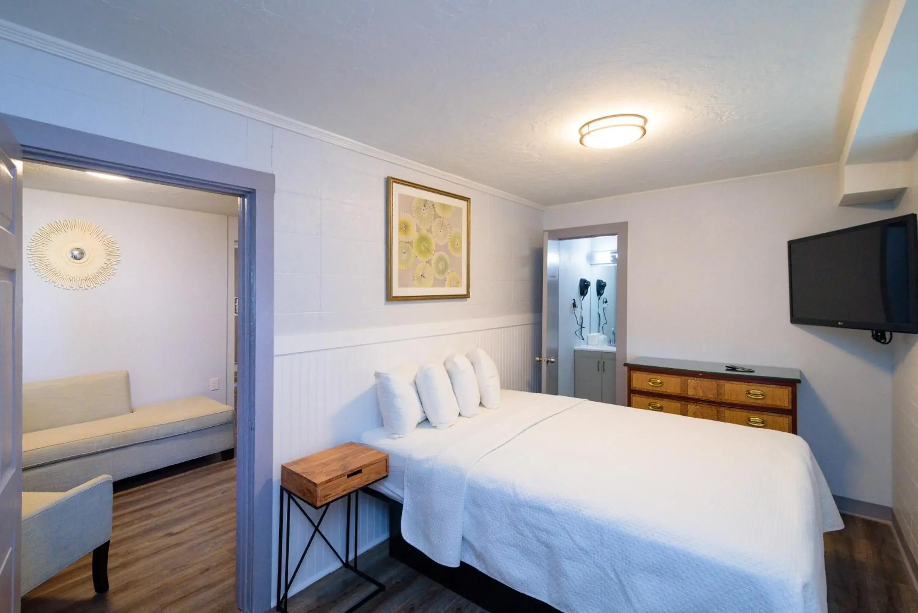 Bed in Outer Banks Motor Lodge Bed in Outer Banks Motor Lodge