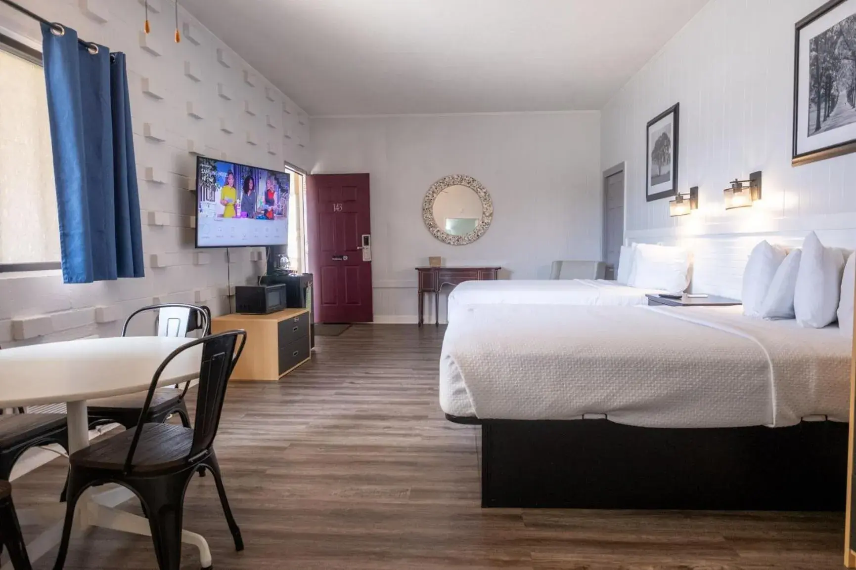 Bed in Outer Banks Motor Lodge Bed in Outer Banks Motor Lodge