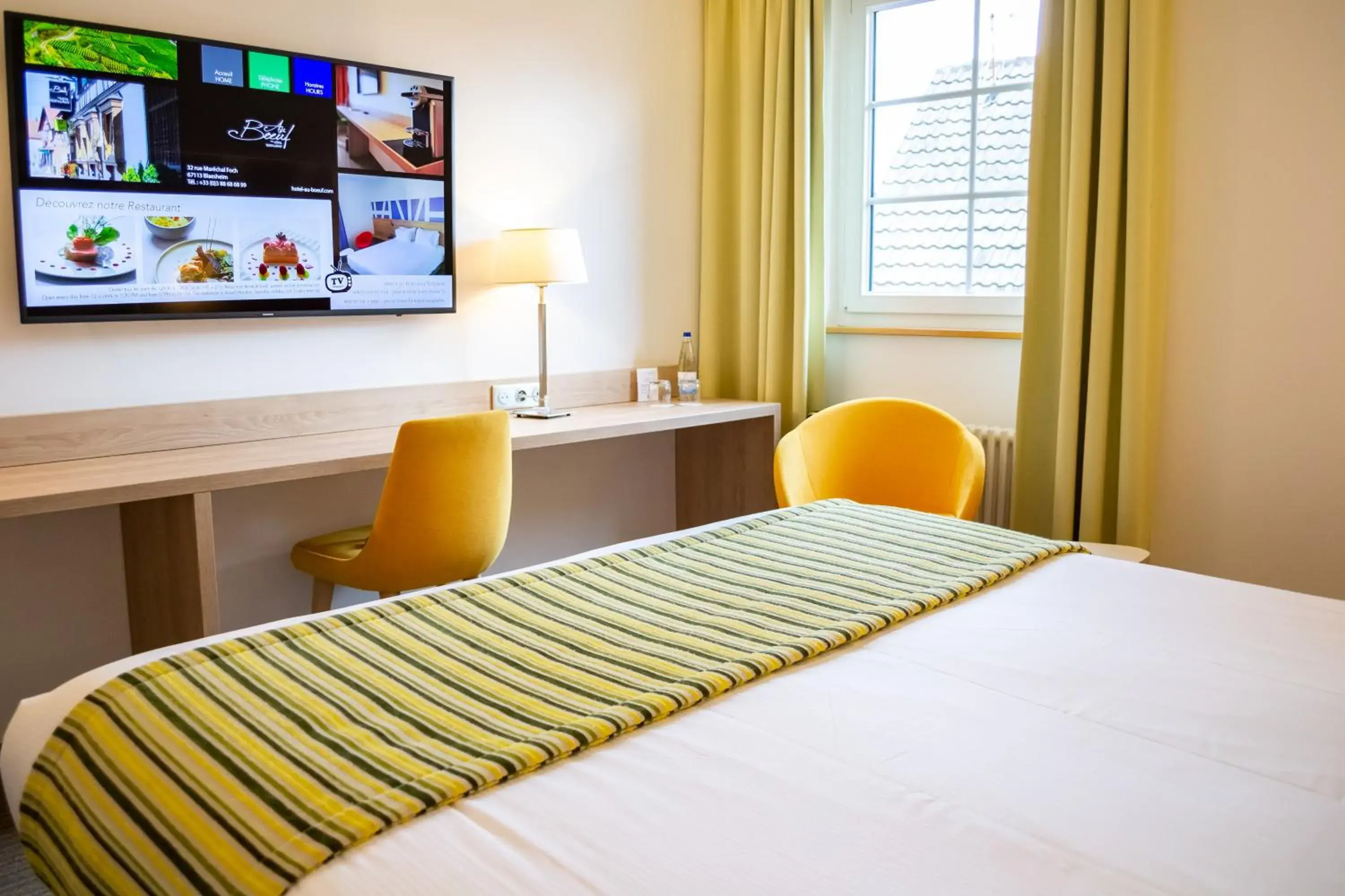 Bedroom, Bed in Hôtel Restaurant Au Boeuf Bedroom, Bed in Hôtel Restaurant Au Boeuf